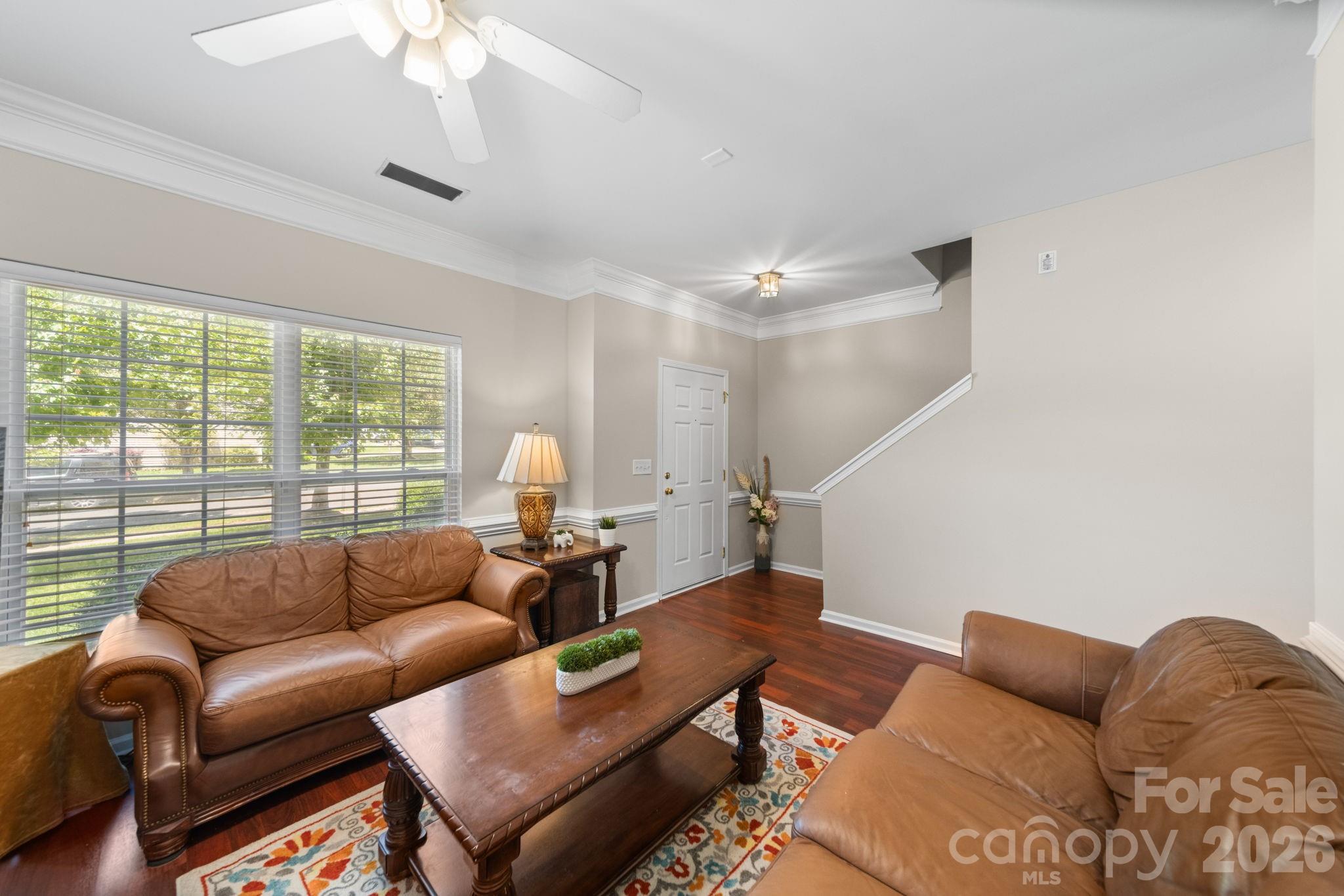 6403 Sackett Way Property Photo 3