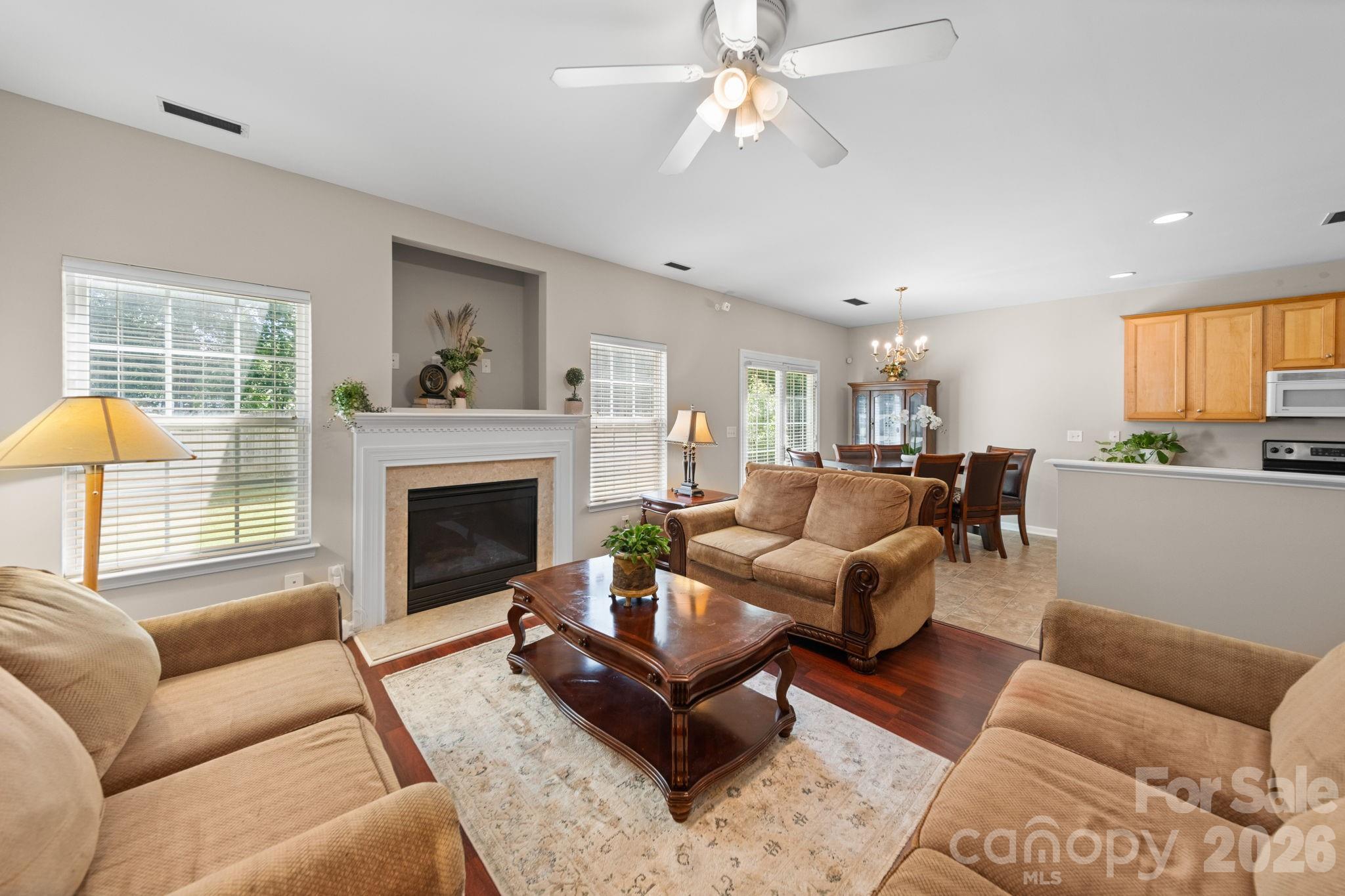 6403 Sackett Way Property Photo 9