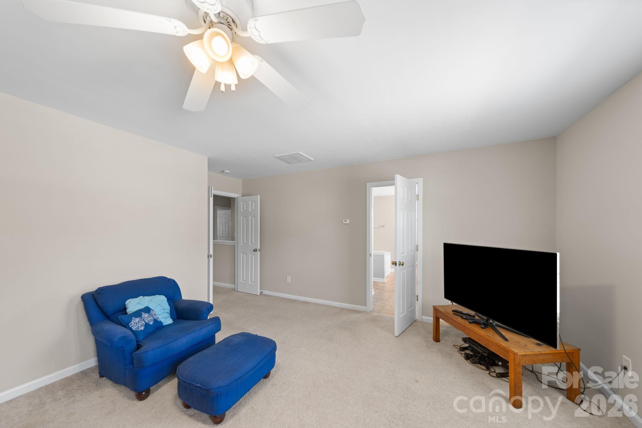 6403 Sackett Way Property Photo 14