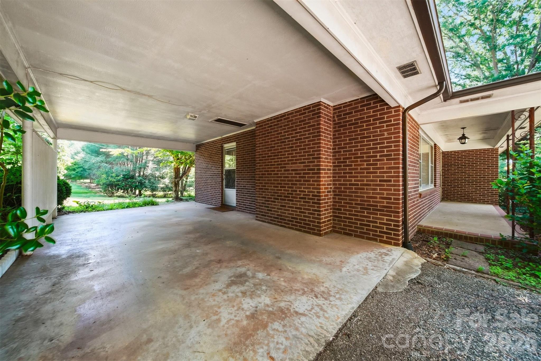 824 Ne Powell Road Property Photo 2