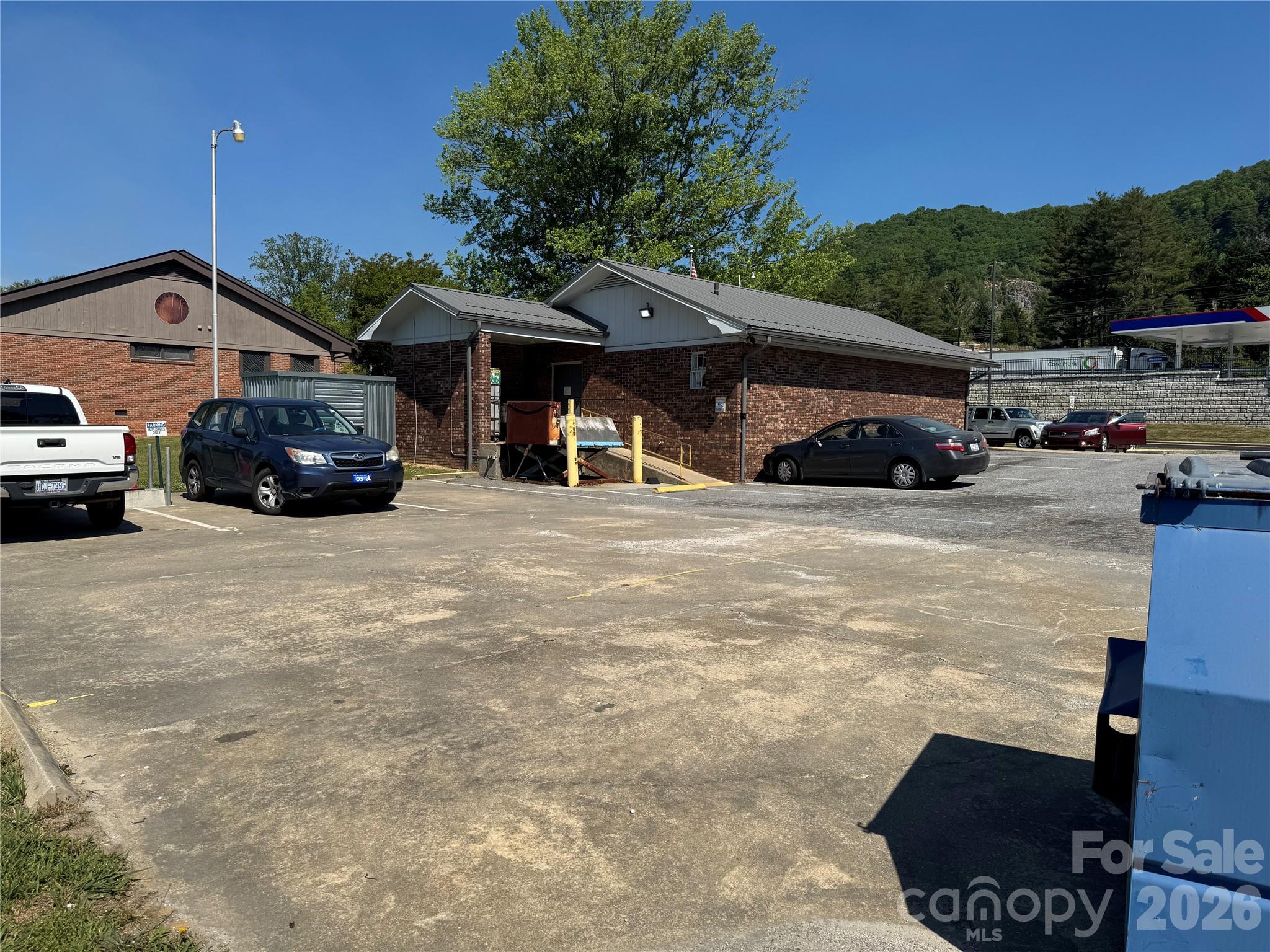 5858 Old Hendersonville Highway Property Photo 6