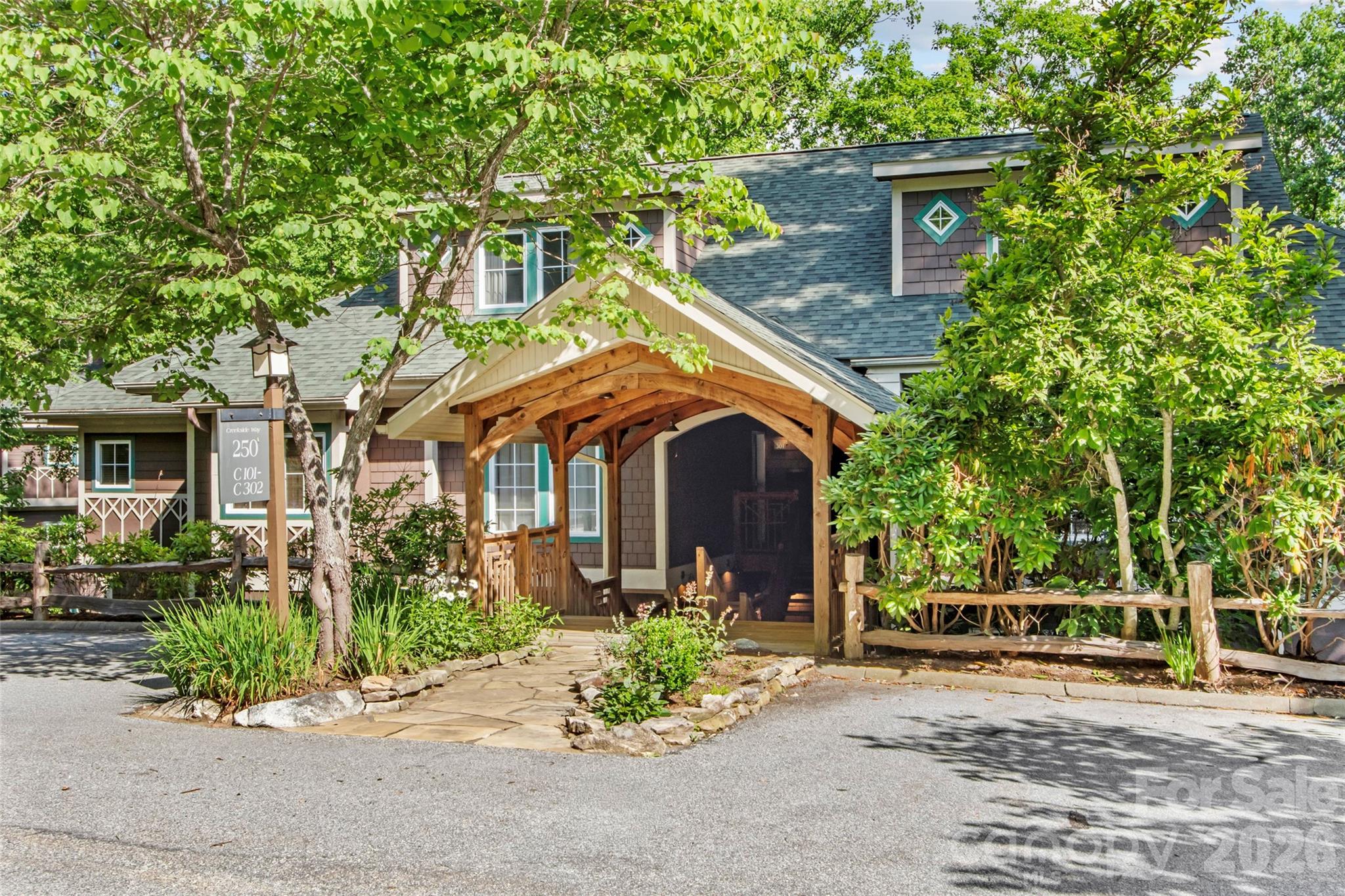 250 Creekside Way C102