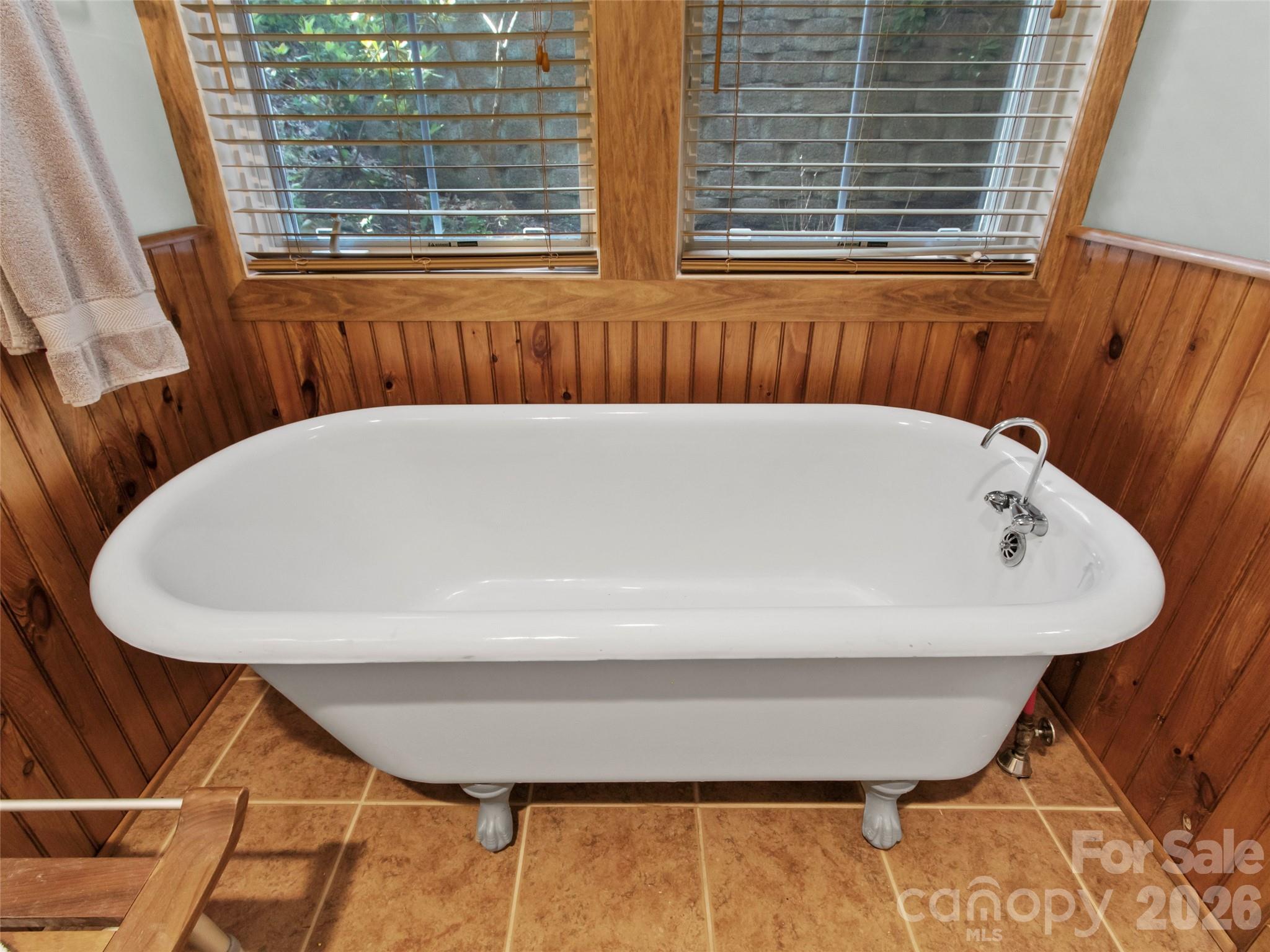 250 Creekside Way C102 Property Photo 31