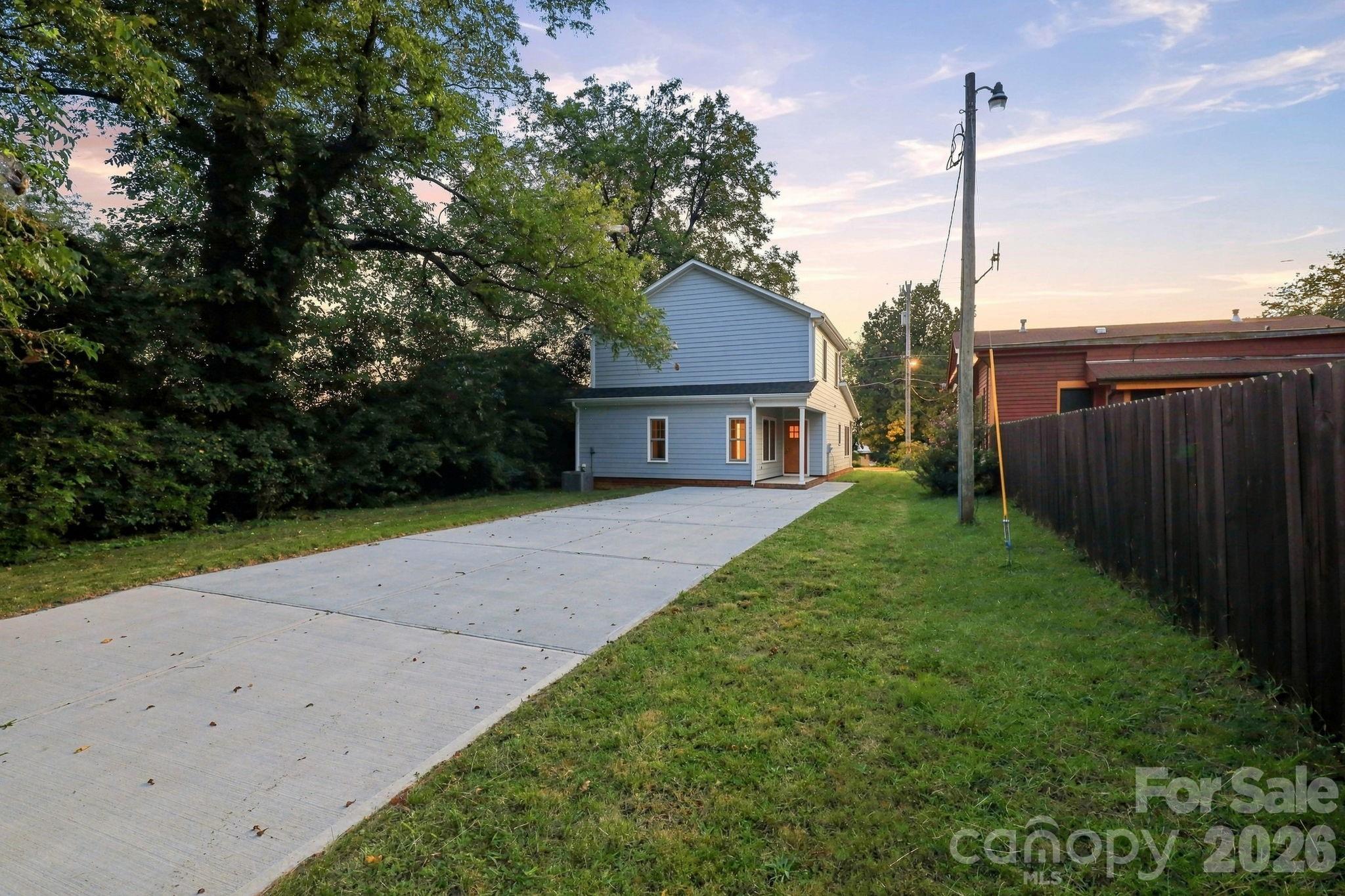 629 S Race Street Property Photo 2