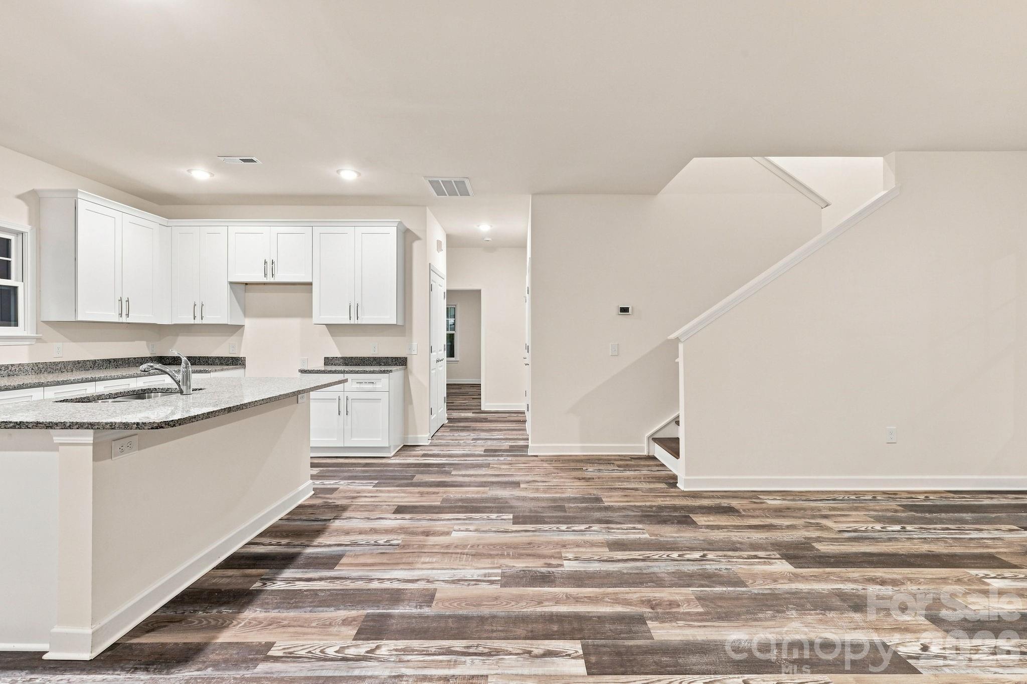 629 S Race Street Property Photo 3