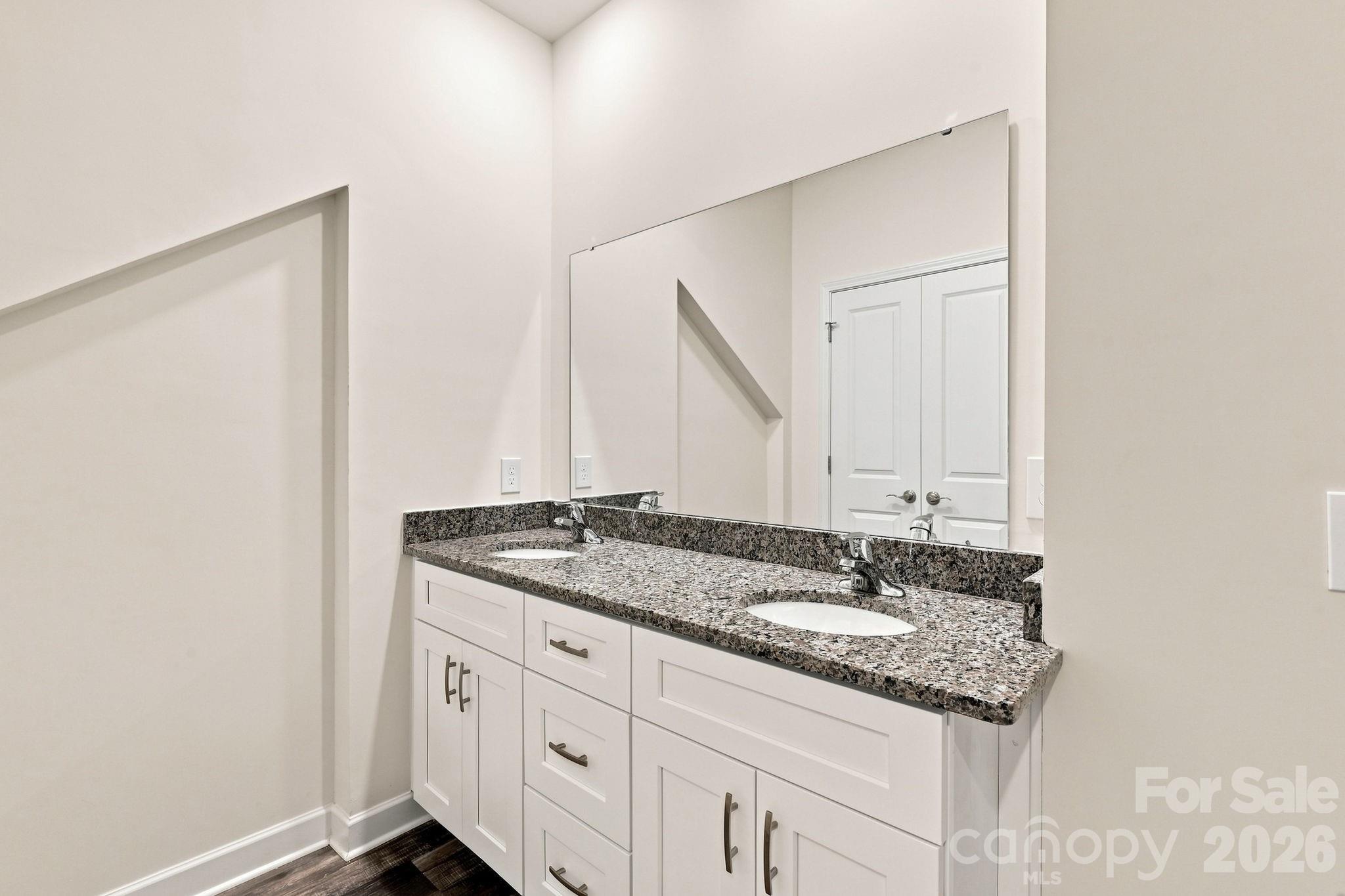 629 S Race Street Property Photo 15