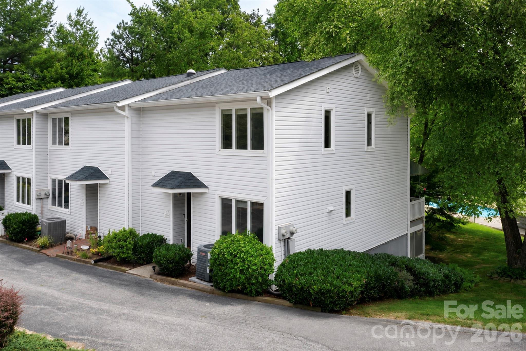 54 Hollybrook Drive Property Photo 1