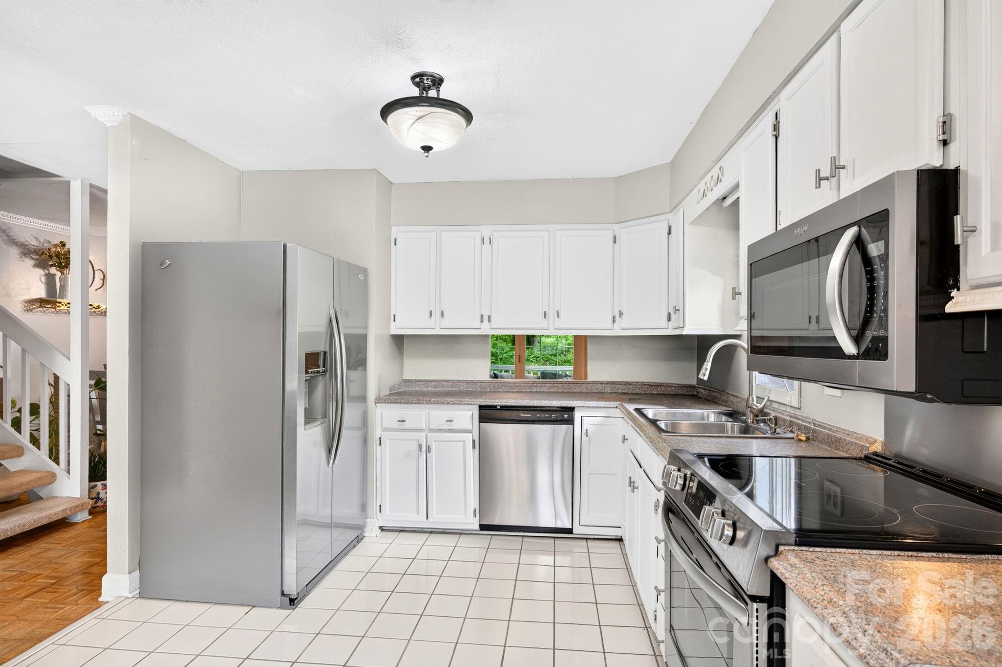 54 Hollybrook Drive Property Photo 7