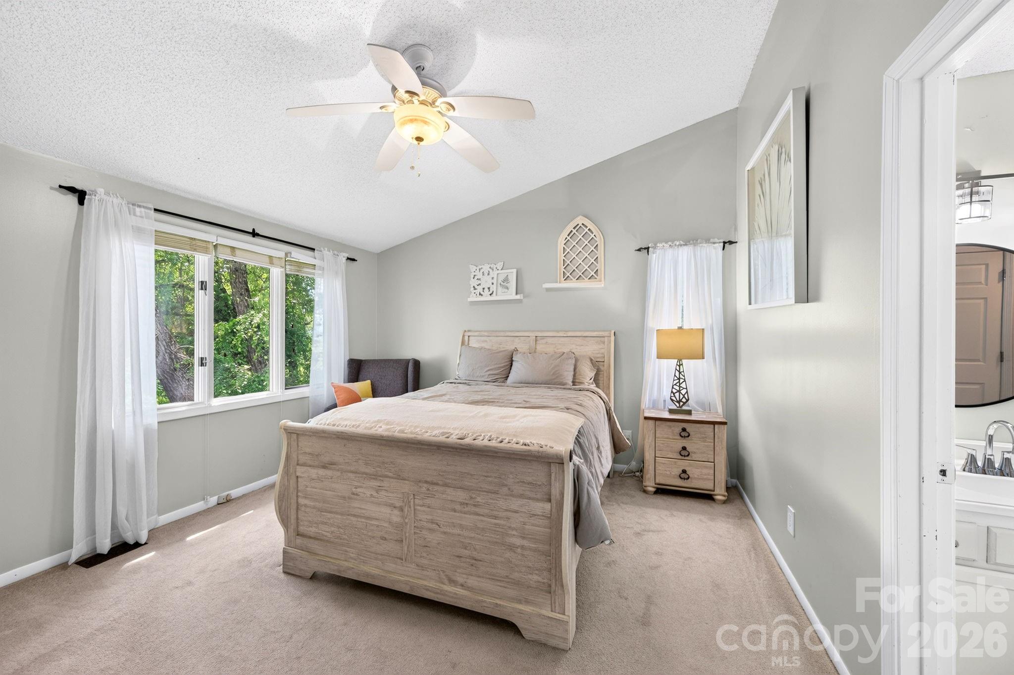 54 Hollybrook Drive Property Photo 8