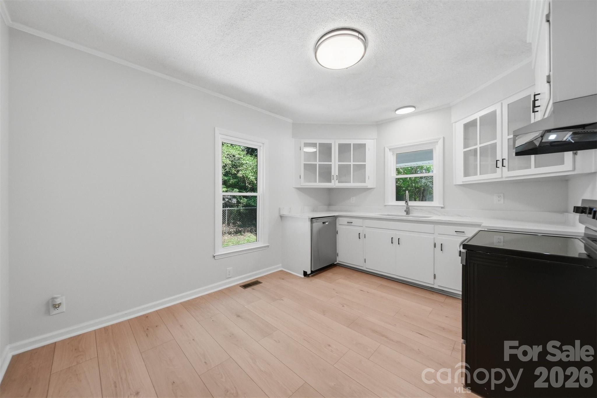 1303 S Sterling Street Property Photo 6