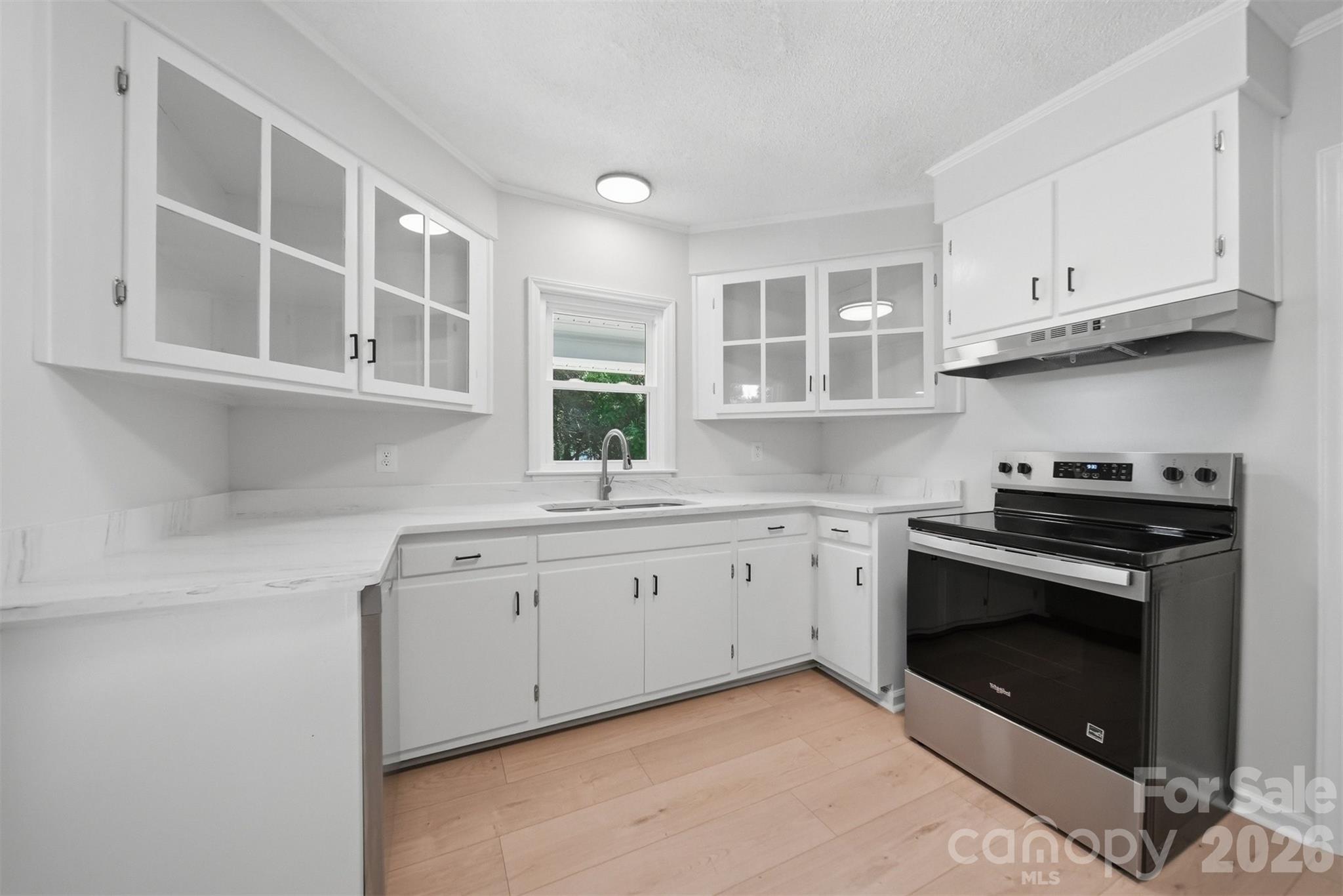 1303 S Sterling Street Property Photo 7