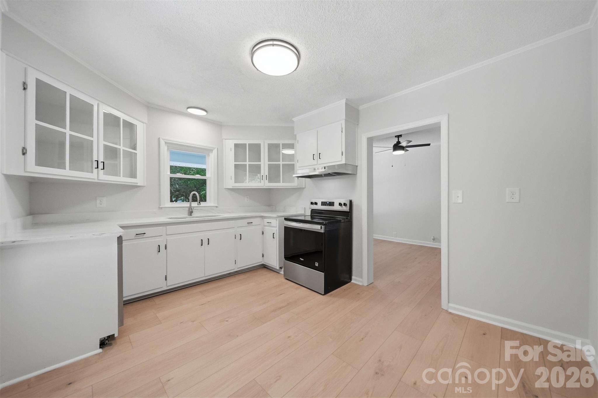 1303 S Sterling Street Property Photo 8