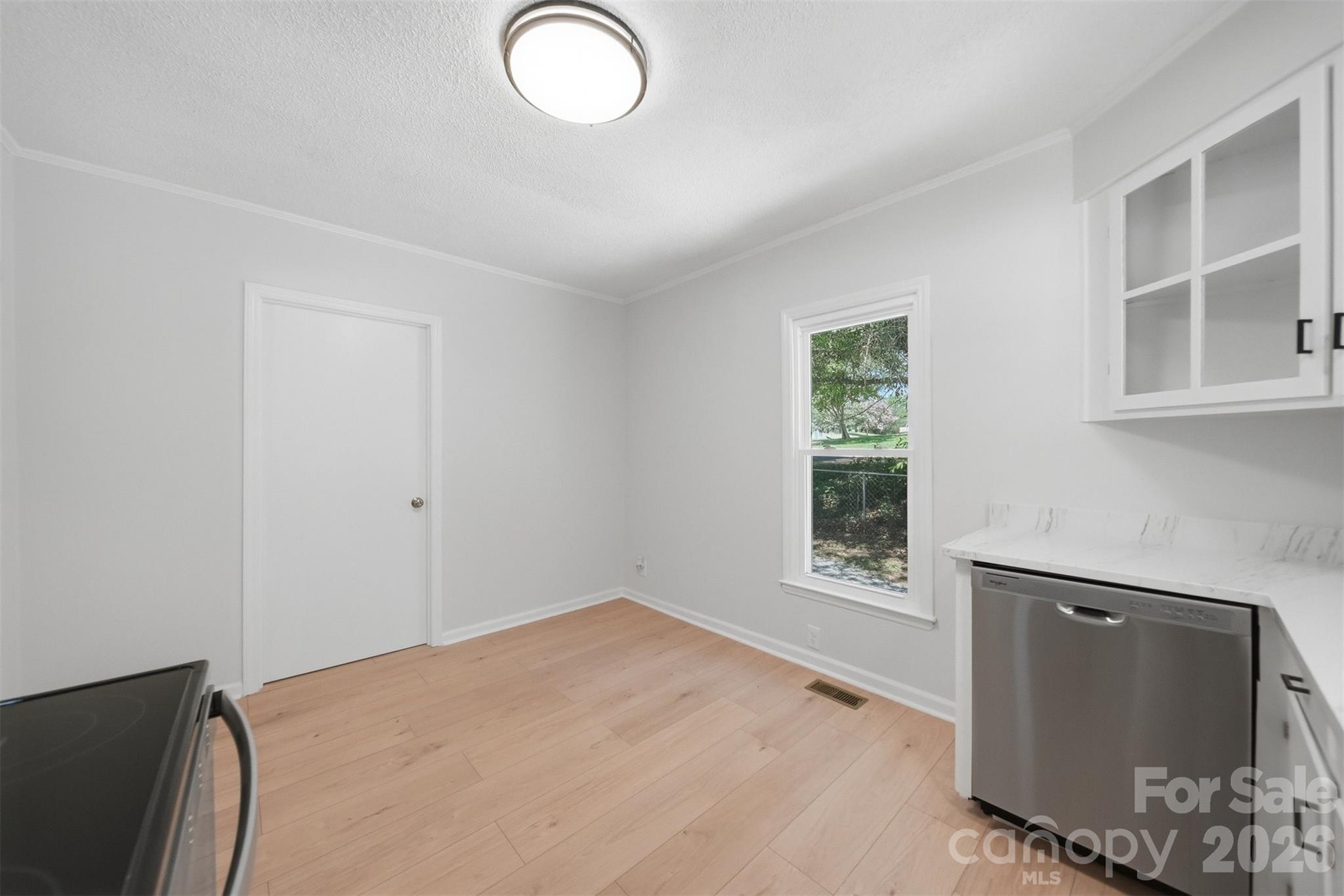 1303 S Sterling Street Property Photo 9