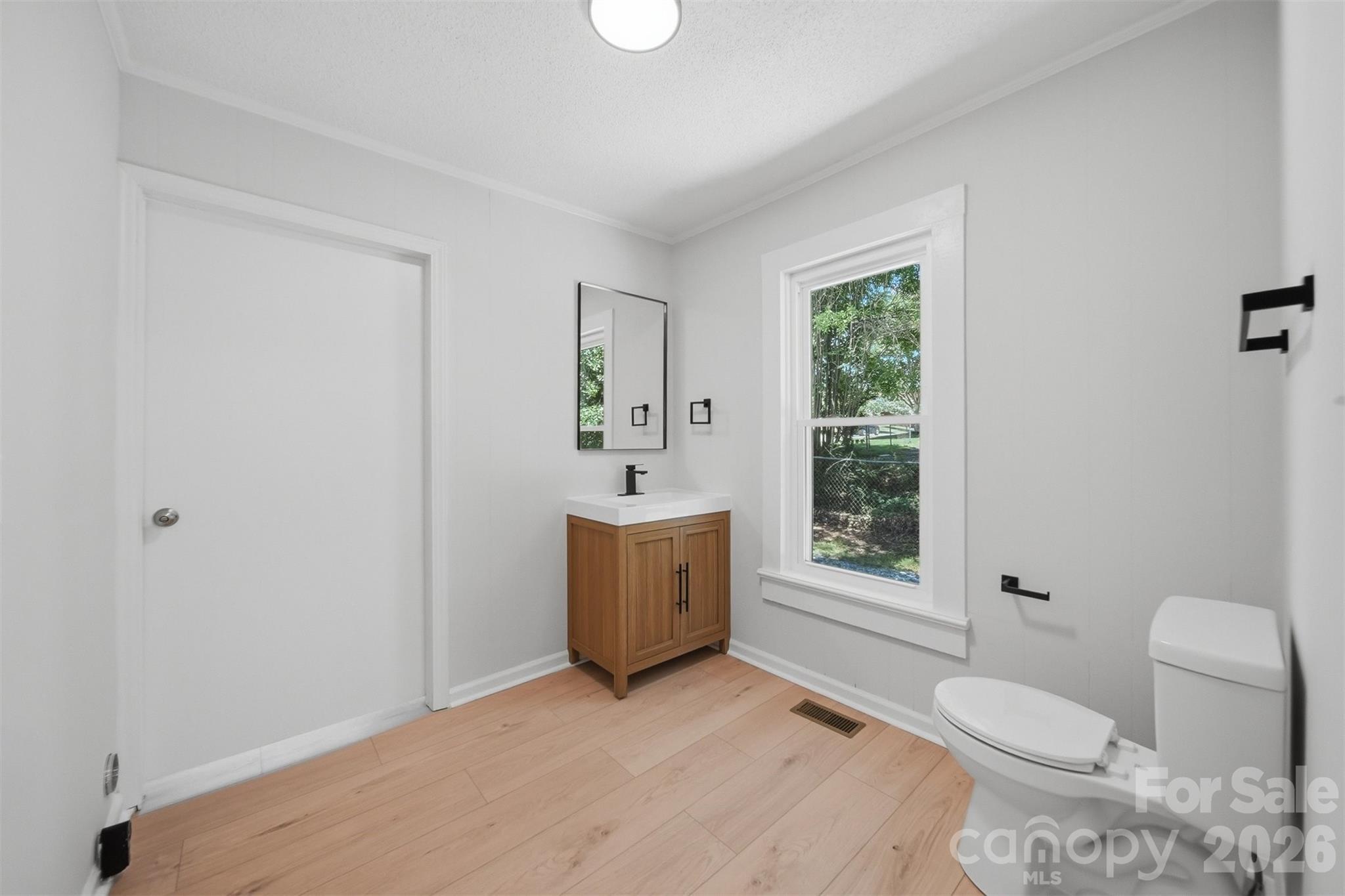 1303 S Sterling Street Property Photo 19