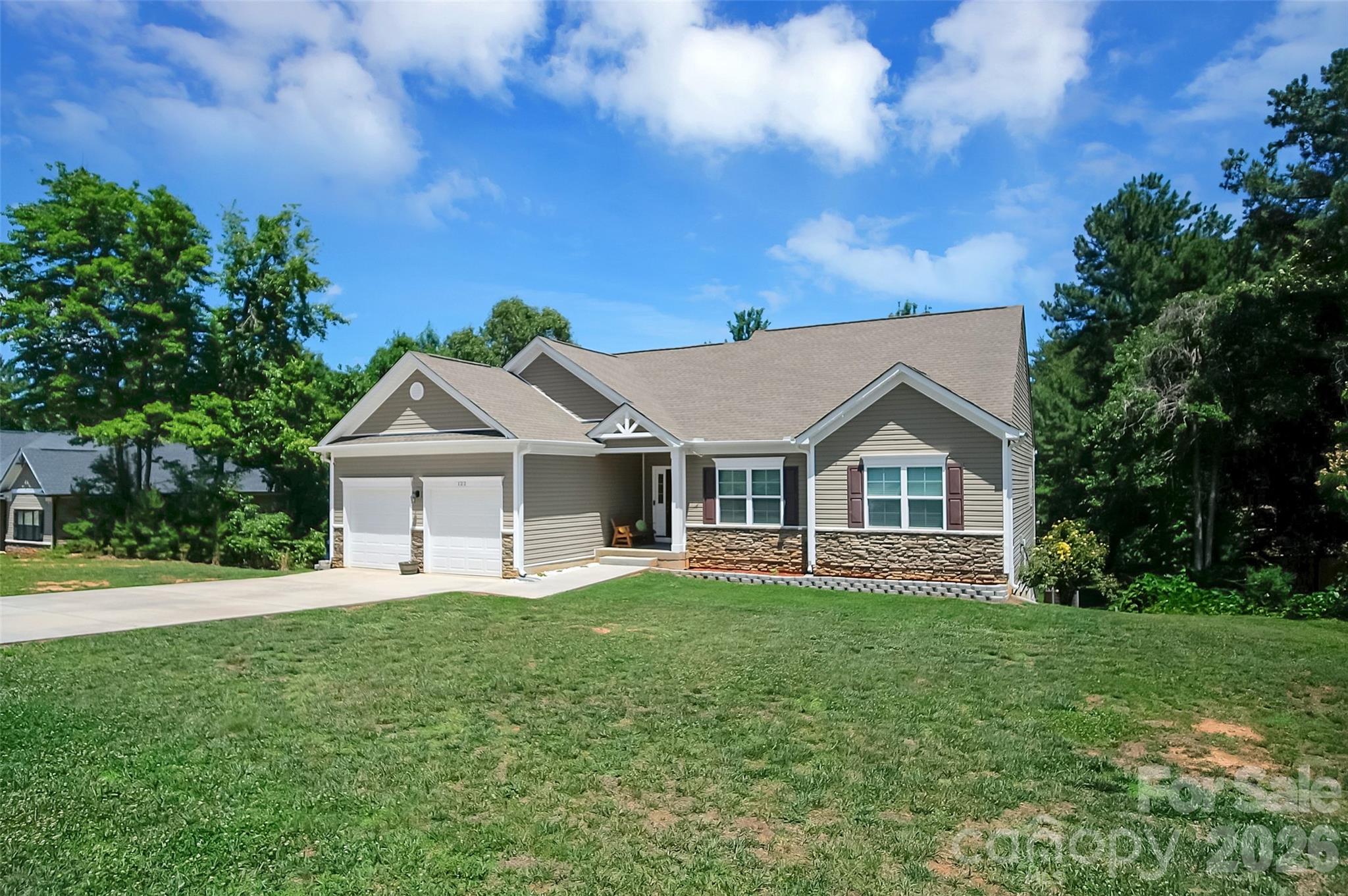 122 Windstone Drive Property Photo 1