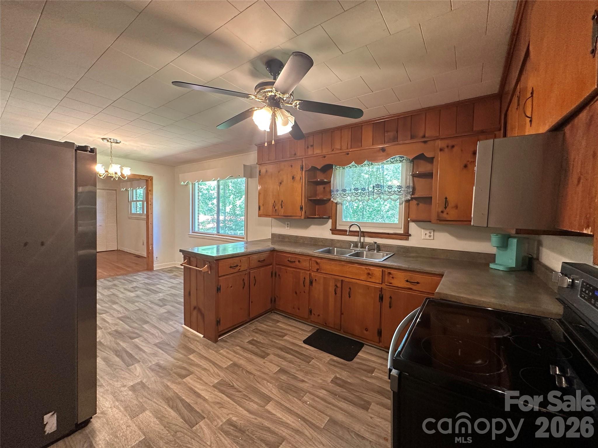 2939 Links Drive Property Photo 5
