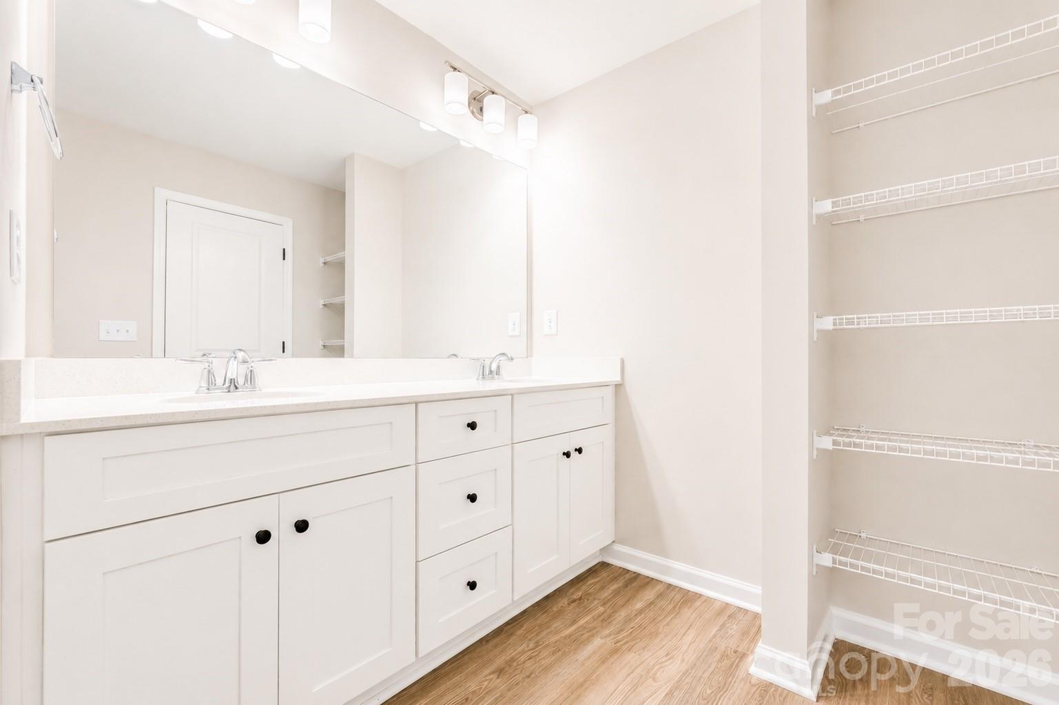 5909 Wallace Avenue Property Photo 6