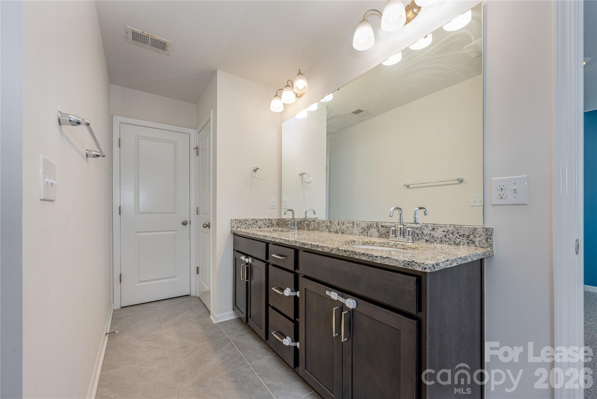 4389437 Property Photo 15