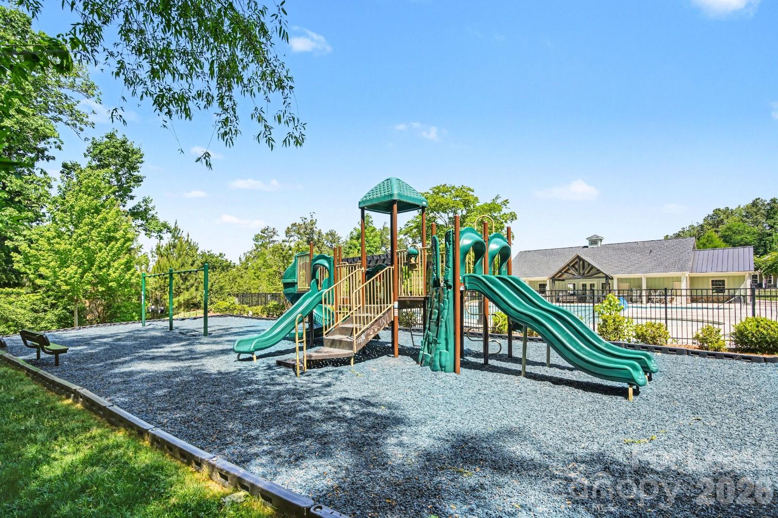 4389437 Property Photo 24