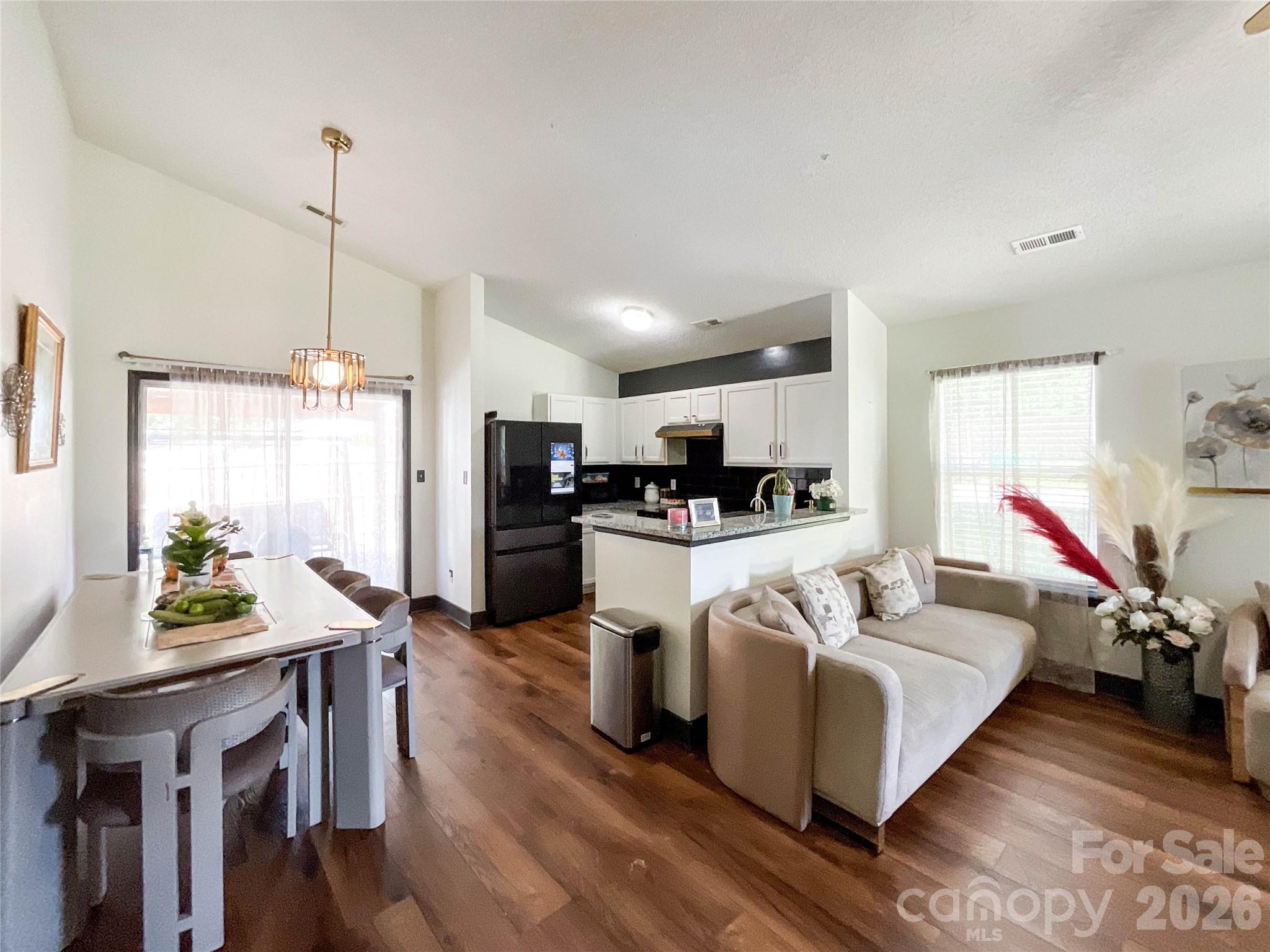 12151 Stewarts Crossing Drive Property Photo 4