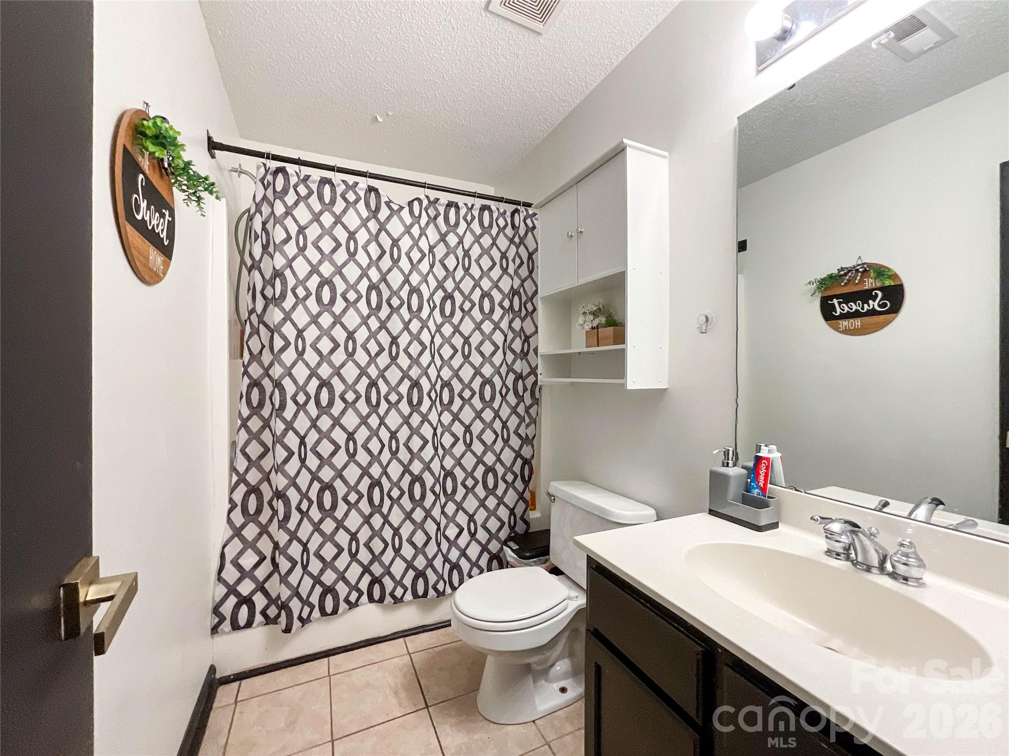 12151 Stewarts Crossing Drive Property Photo 10