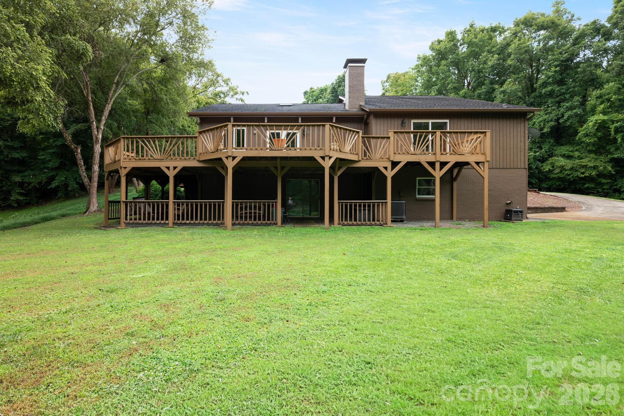 214 Fallingwood Circle Property Photo 4