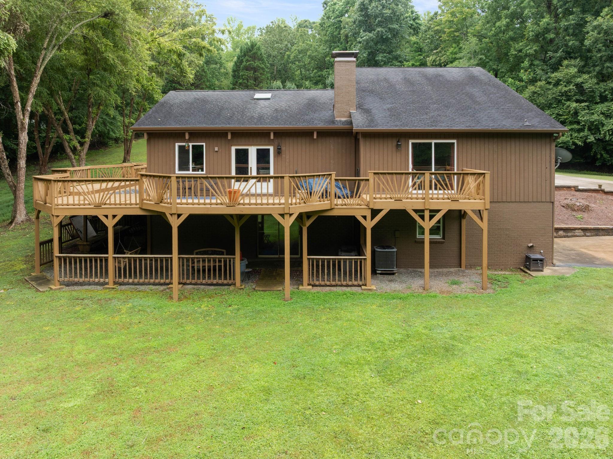 214 Fallingwood Circle Property Photo 5