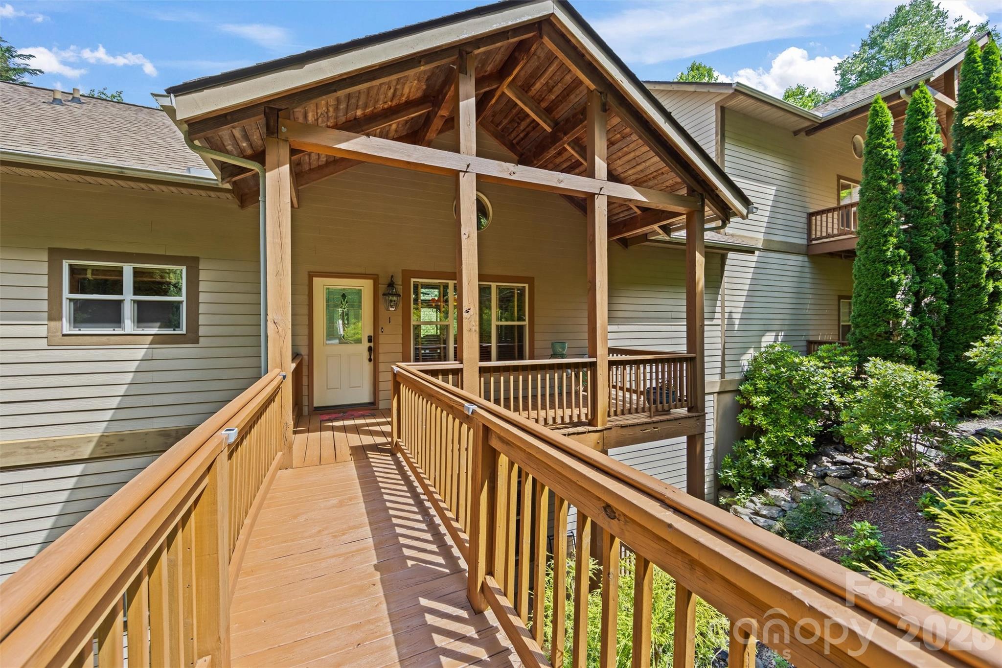 226 Sawgrass Drive Property Photo 2