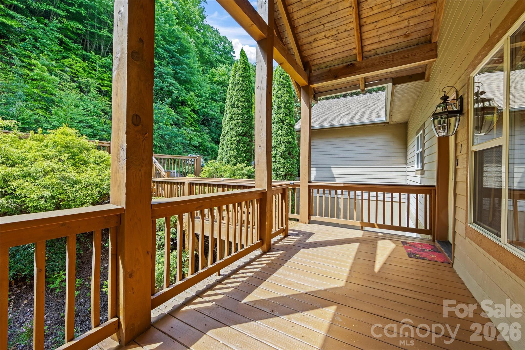 226 Sawgrass Drive Property Photo 3