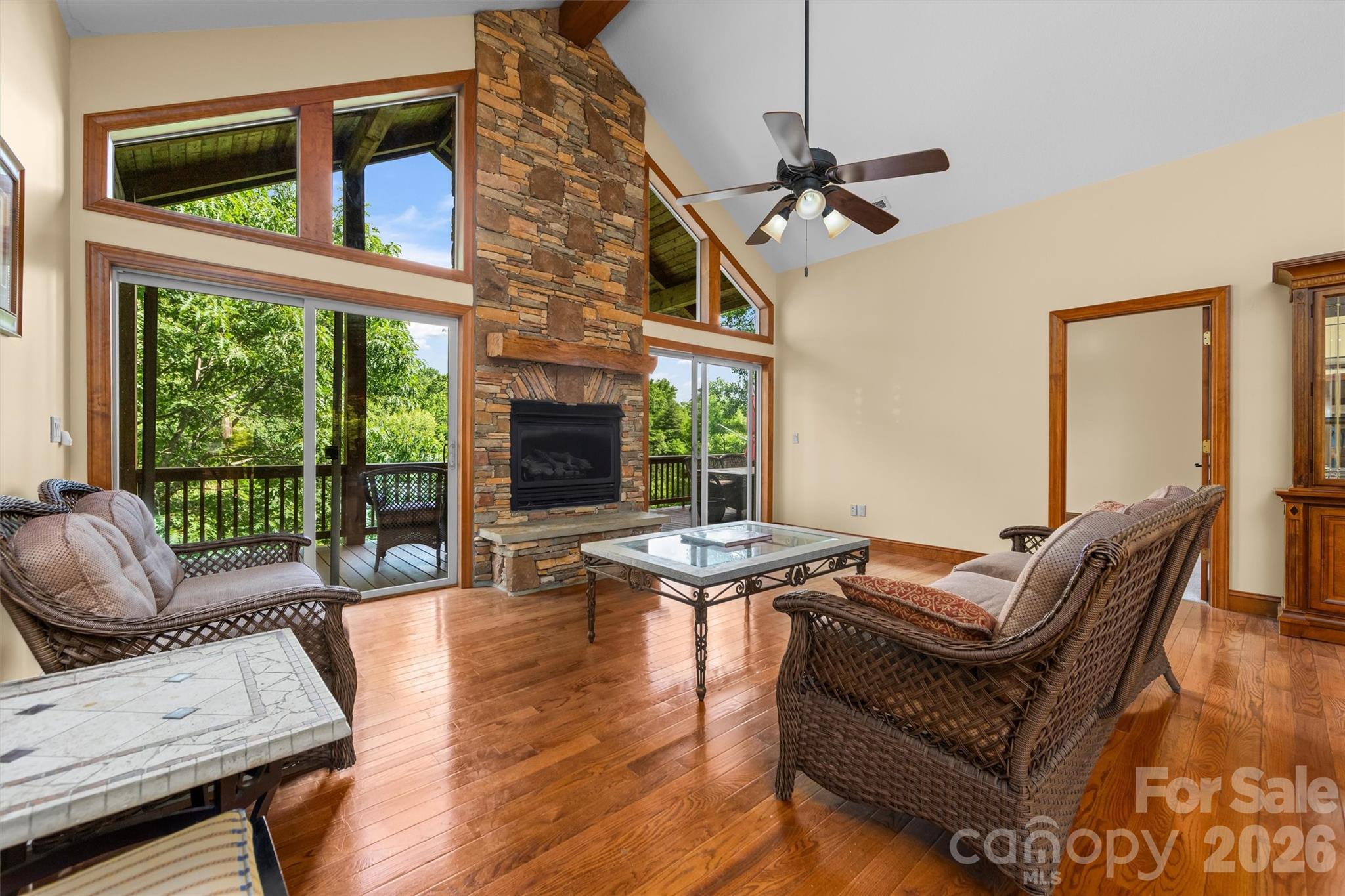 226 Sawgrass Drive Property Photo 5