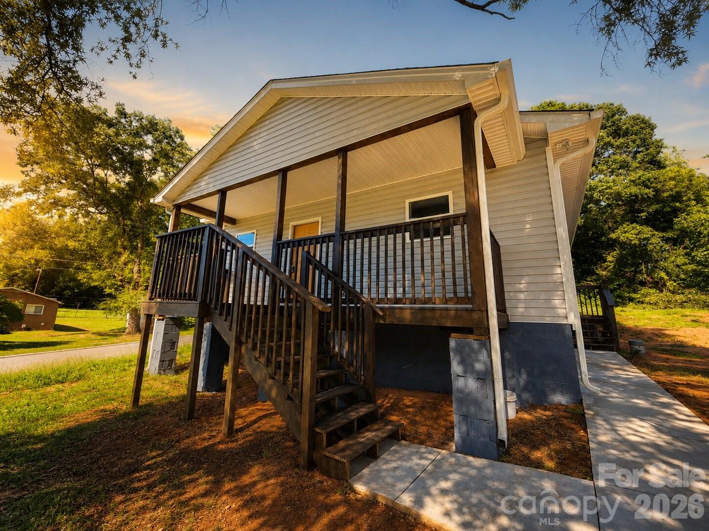 1105 8th Street Property Photo 1