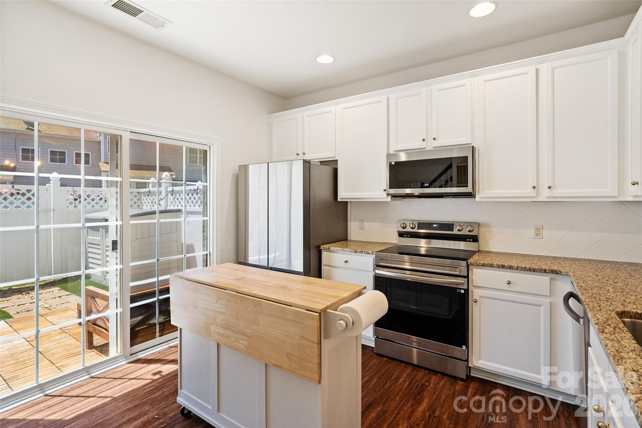 416 River Park Road Property Photo 7