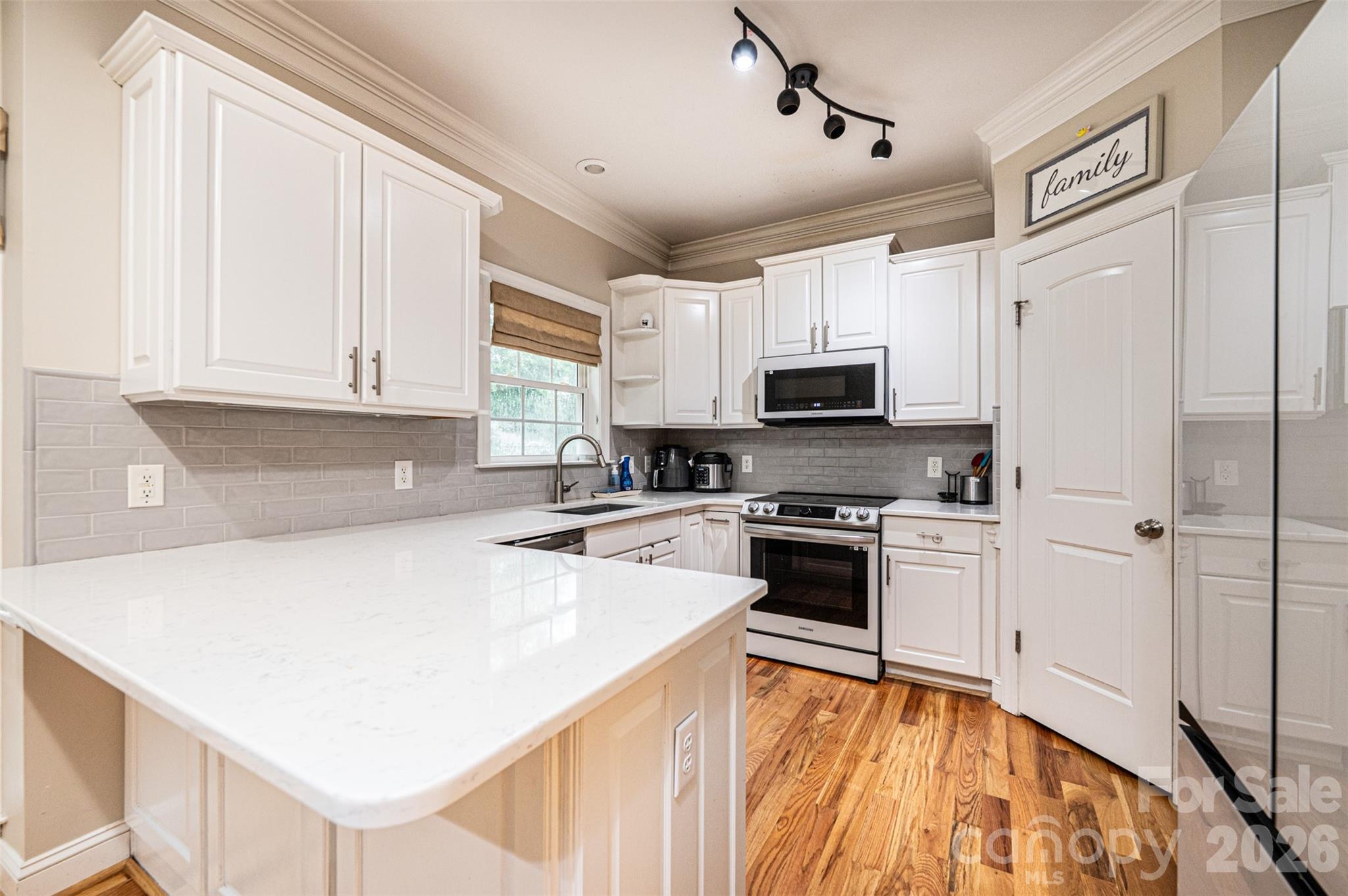 1718 30th Avenue Place Property Photo 18
