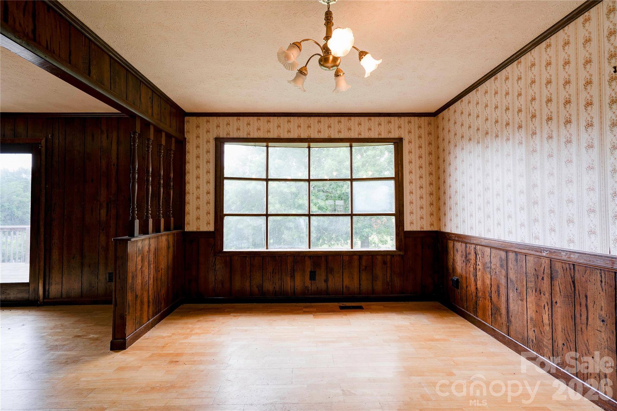 3016 Longwood Drive Property Photo 9