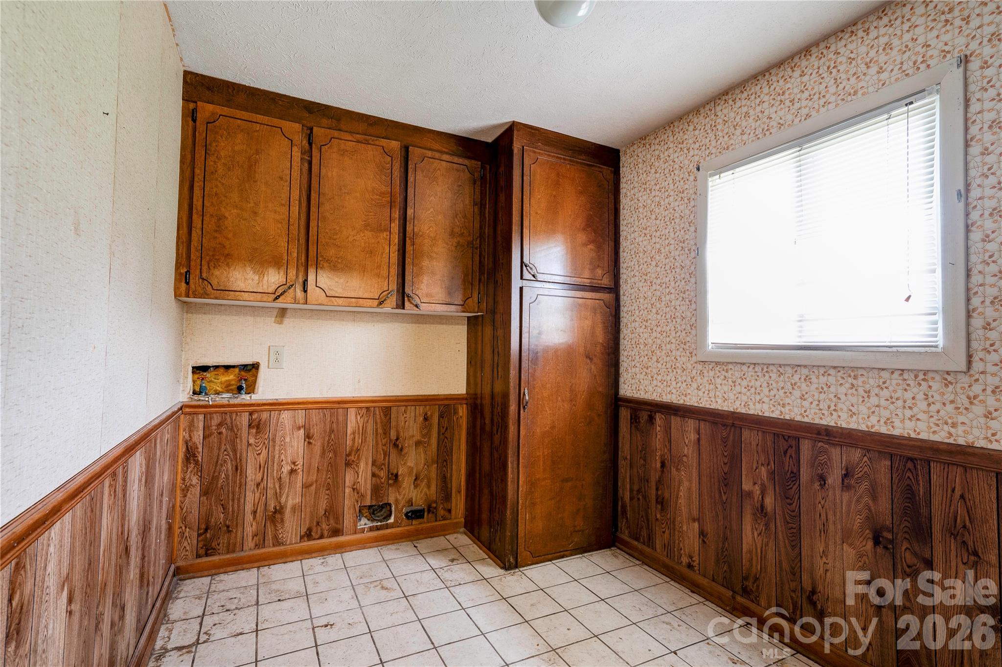 3016 Longwood Drive Property Photo 15
