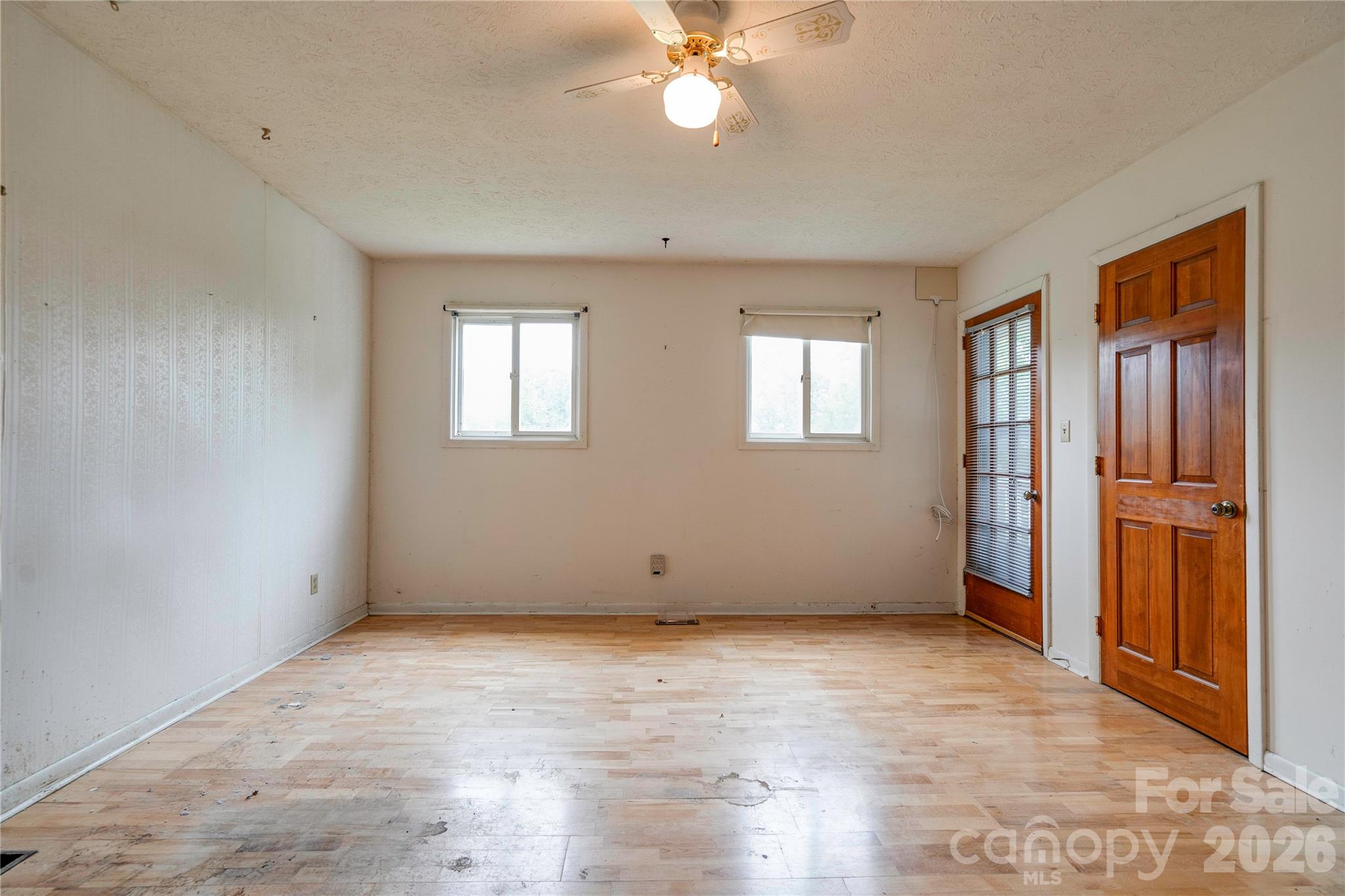 3016 Longwood Drive Property Photo 16