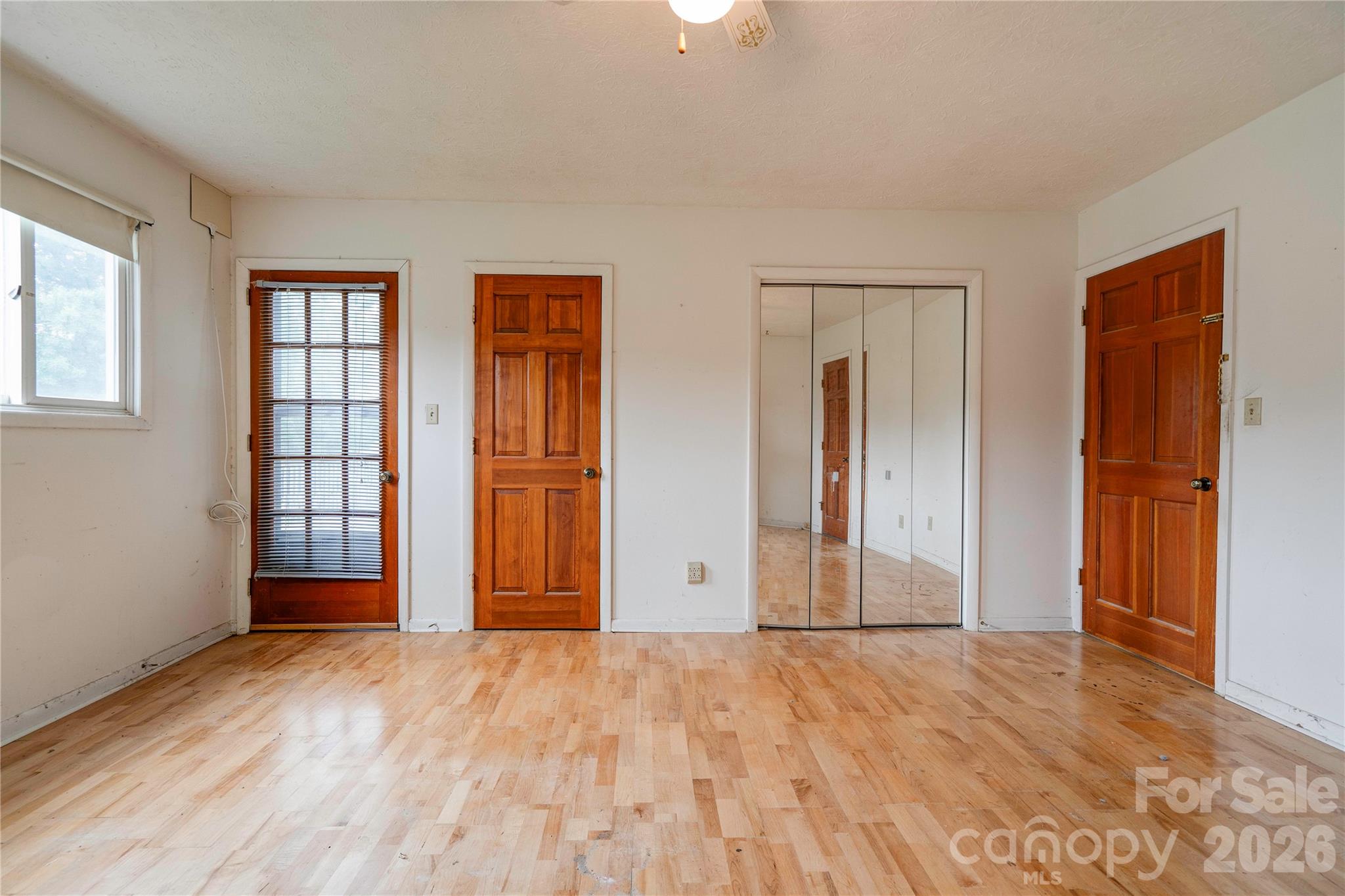 3016 Longwood Drive Property Photo 18