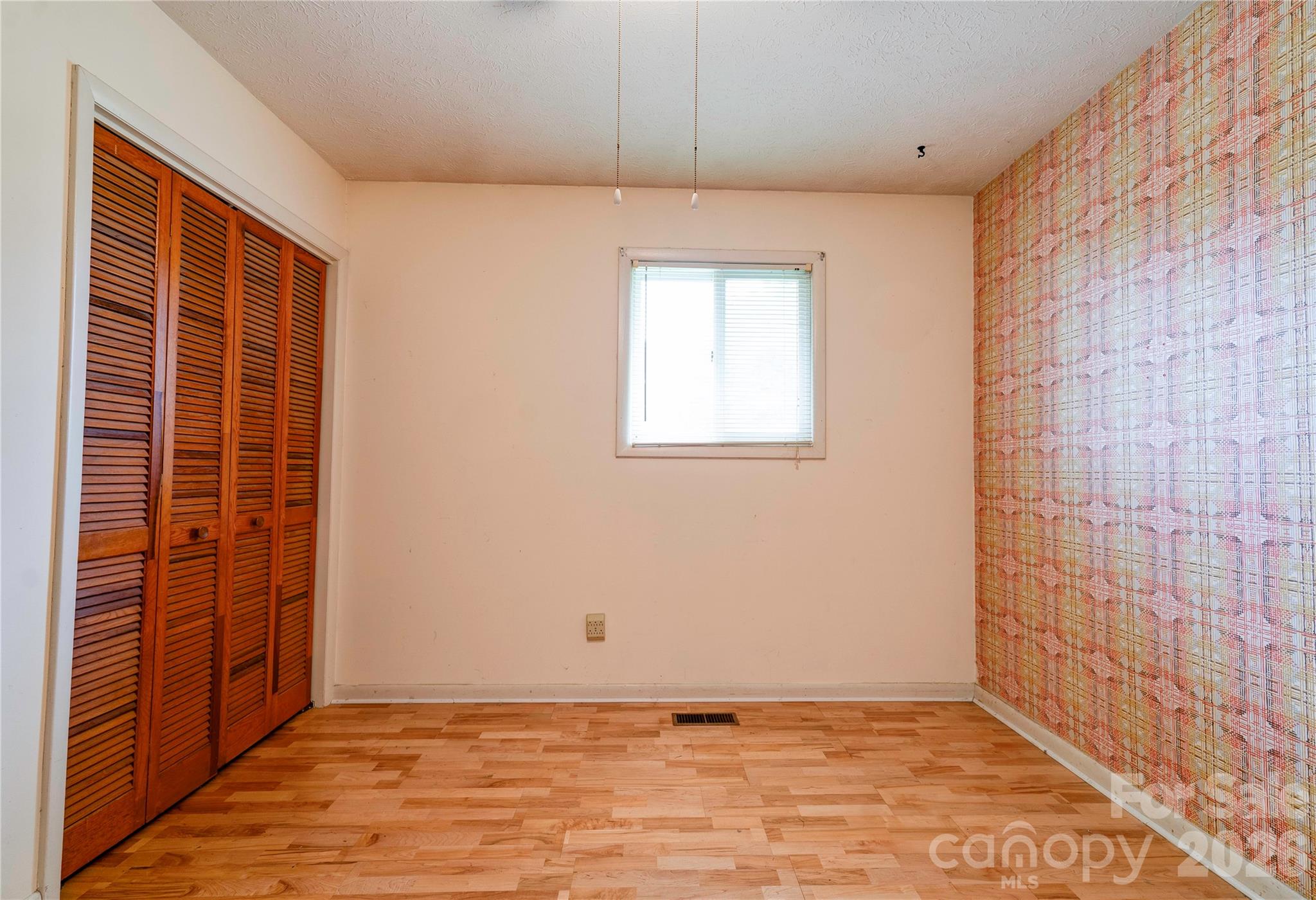 3016 Longwood Drive Property Photo 23