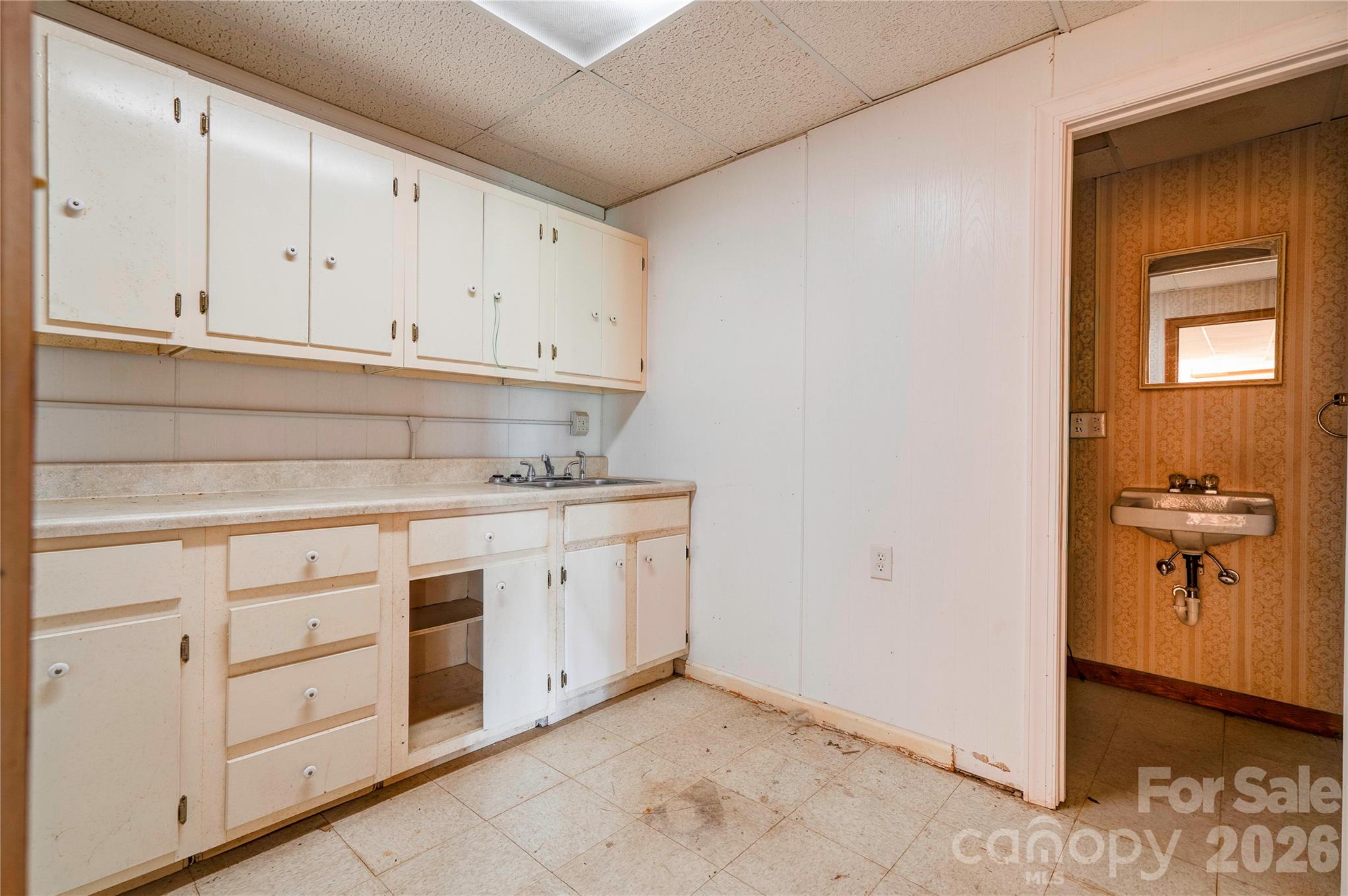 3016 Longwood Drive Property Photo 42