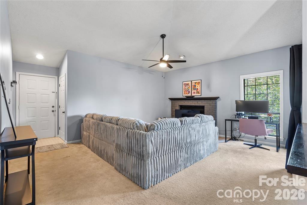 5870 Harris Grove Lane Property Photo 3