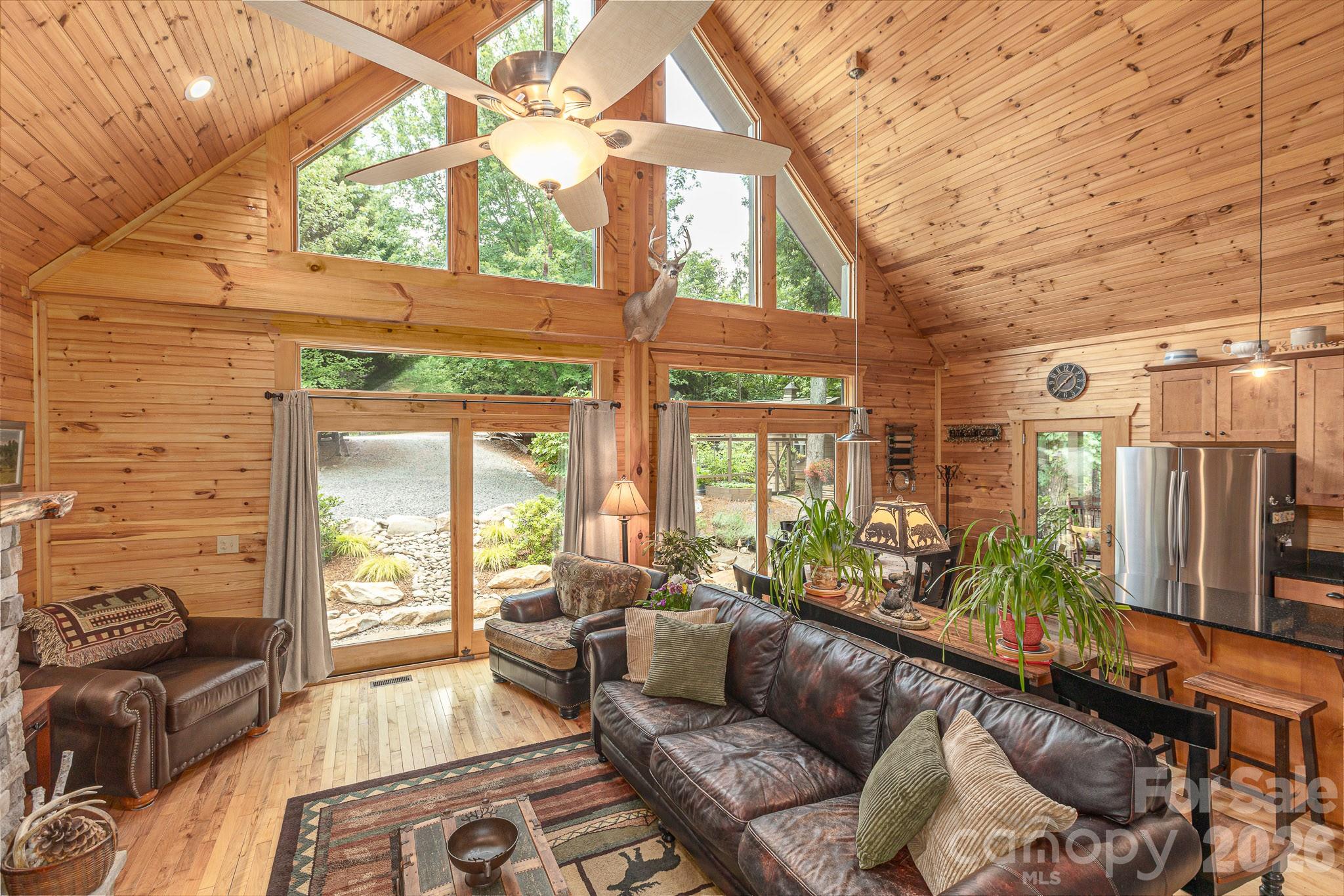 68 Woodgate Trail 93 Property Photo 5