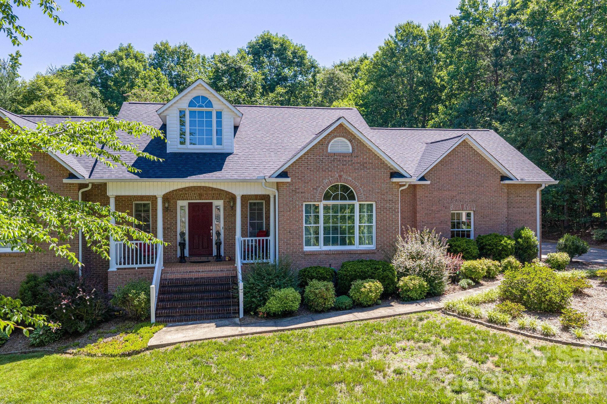 170 Windsor Drive Property Photo 1