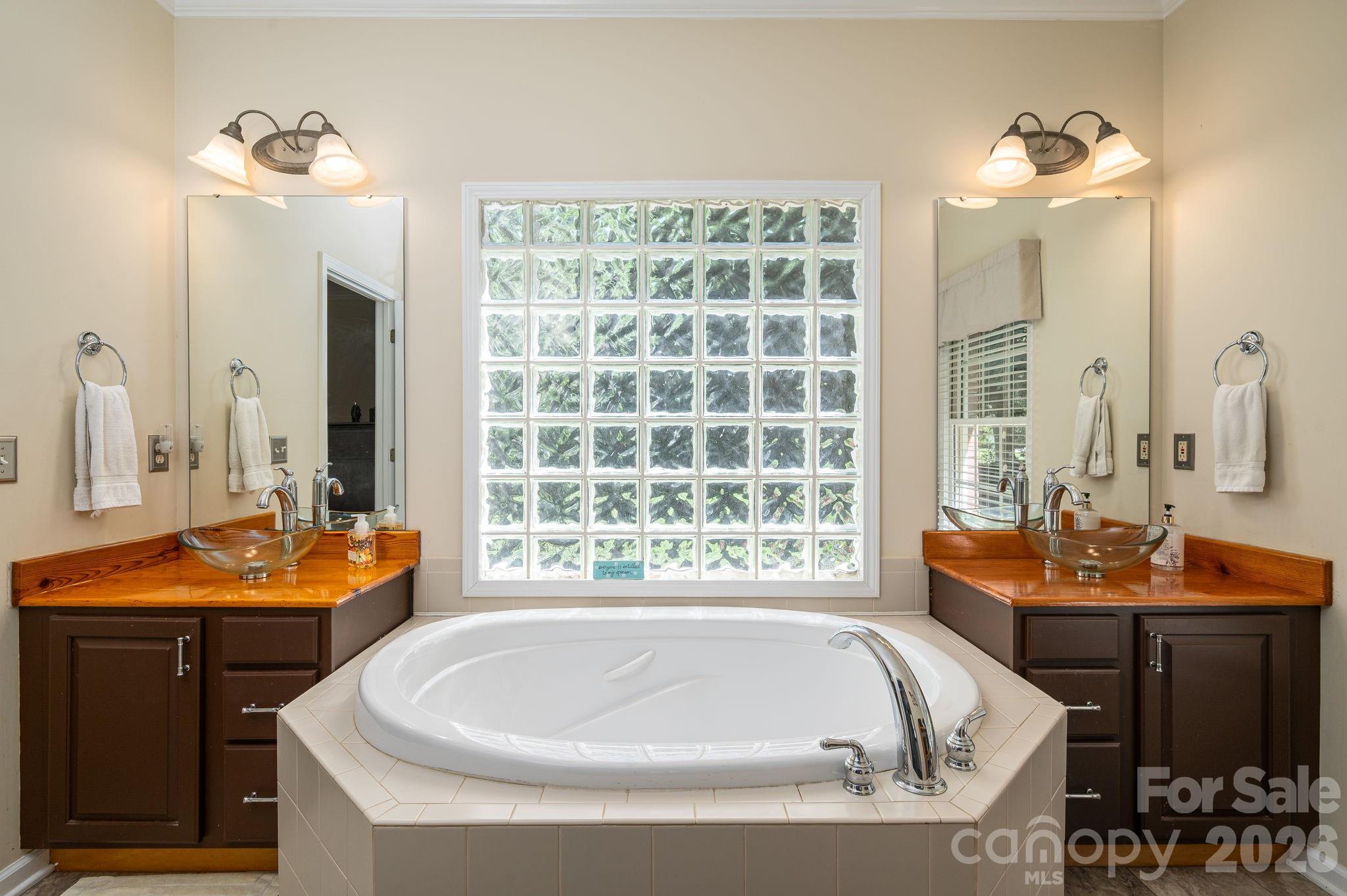 170 Windsor Drive Property Photo 12