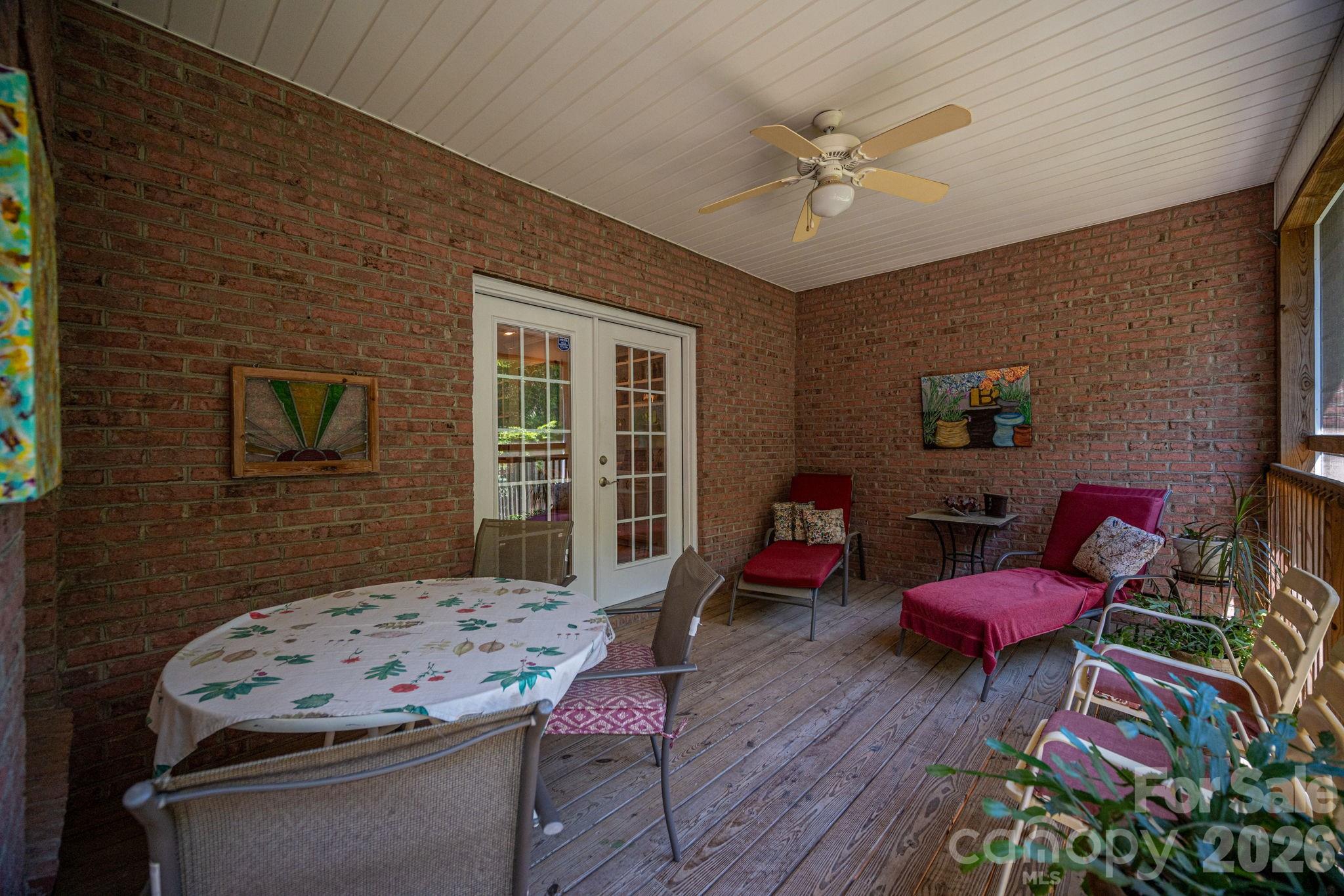 170 Windsor Drive Property Photo 28