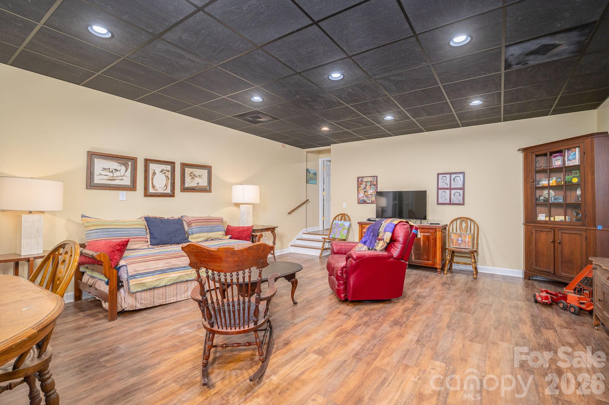 170 Windsor Drive Property Photo 34