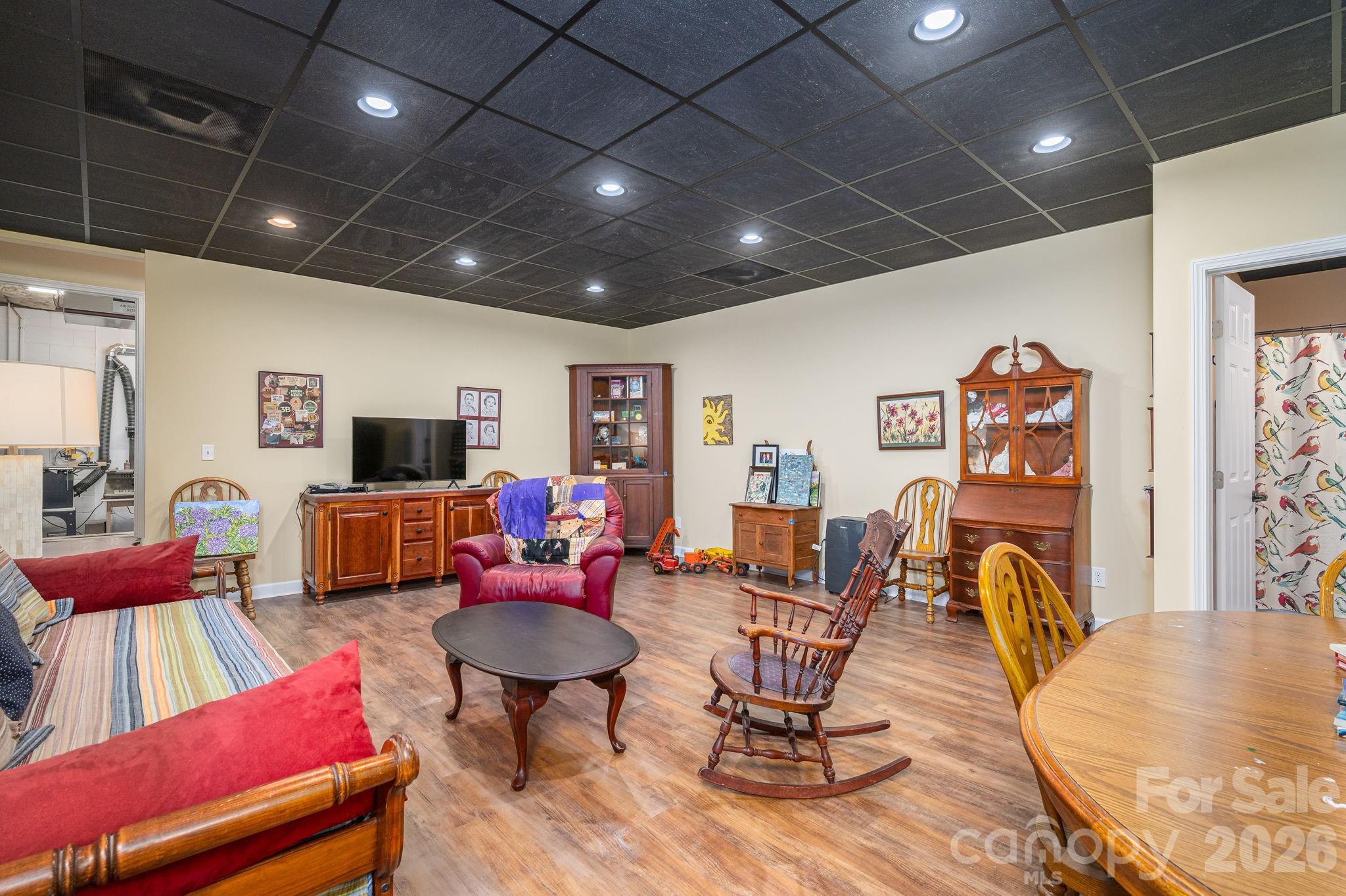 170 Windsor Drive Property Photo 36