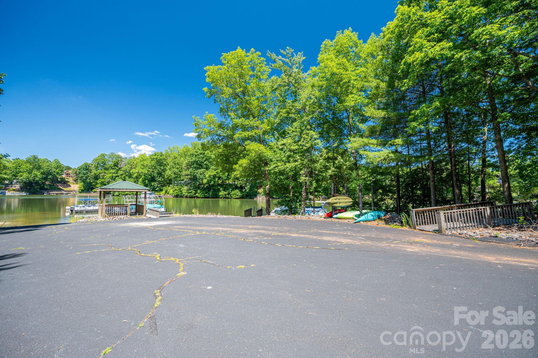 170 Windsor Drive Property Photo 41