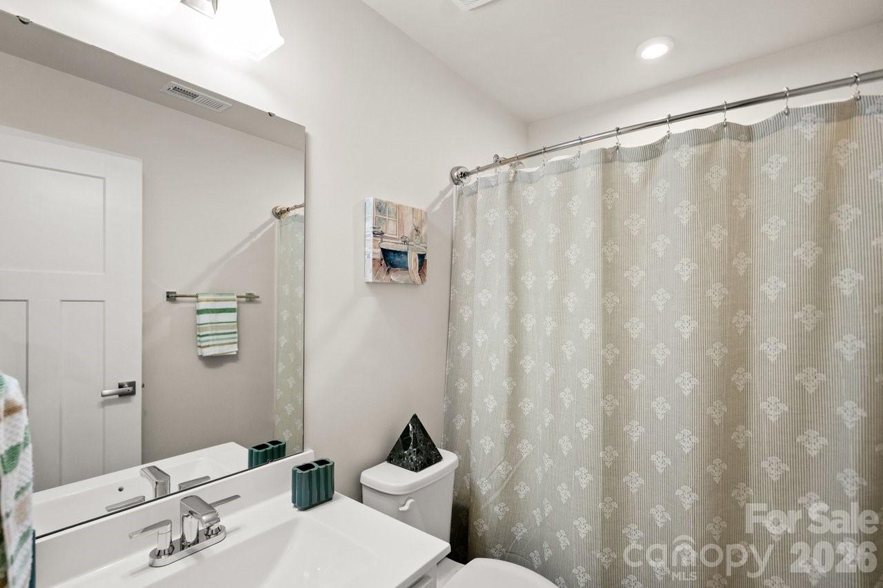 513 Evergreen Terrace 22 Property Photo 19