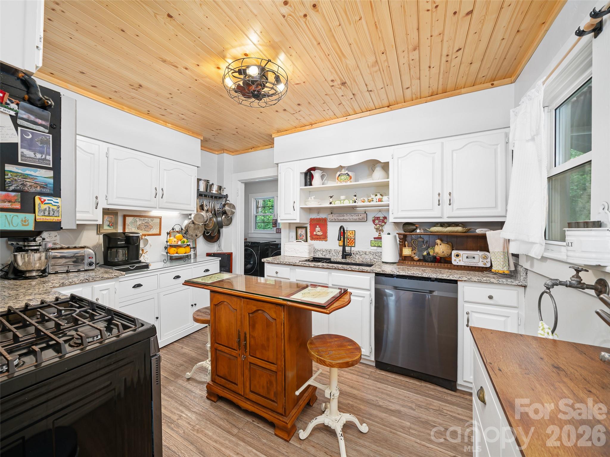 44 Hemlock Avenue Property Photo 6