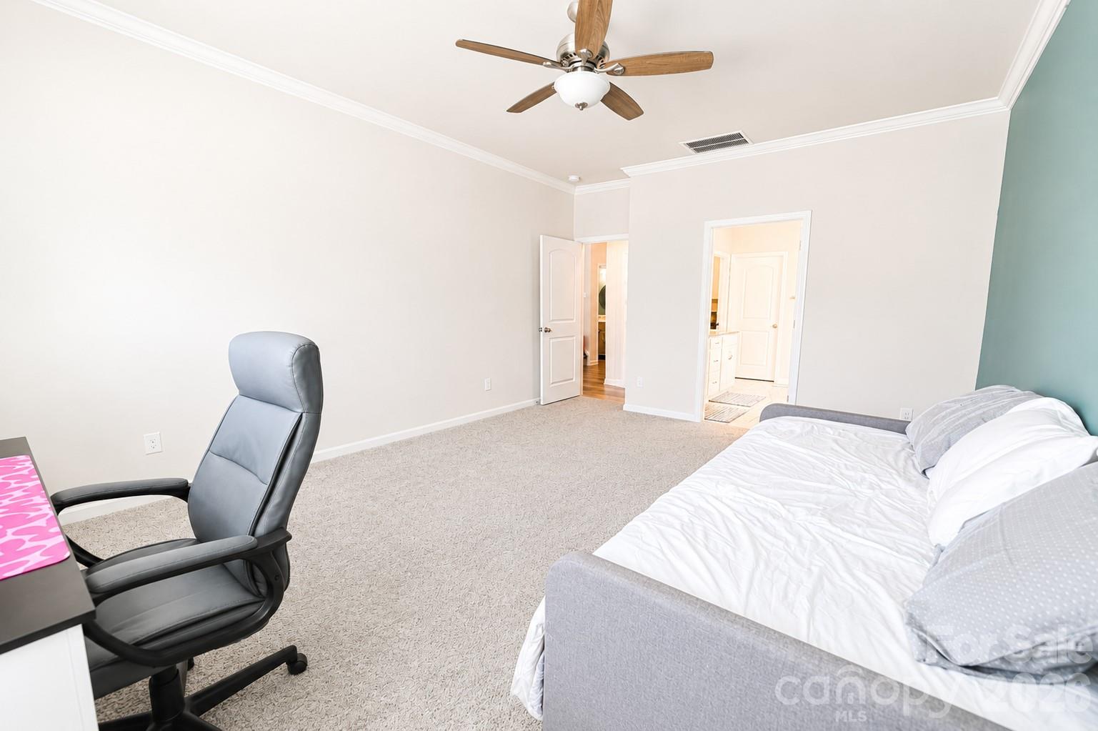 16033 Fieldstone Trace Property Photo 6